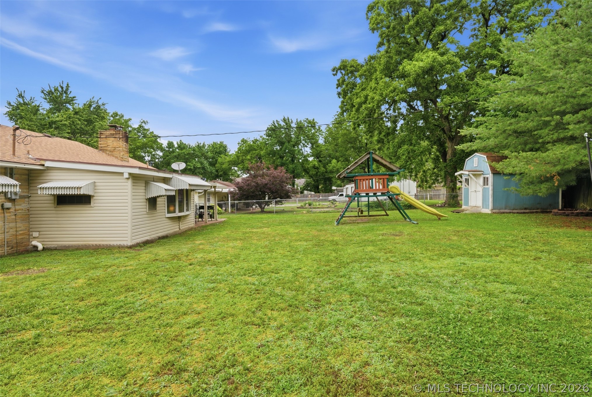 228 S Bell Property Photo 41