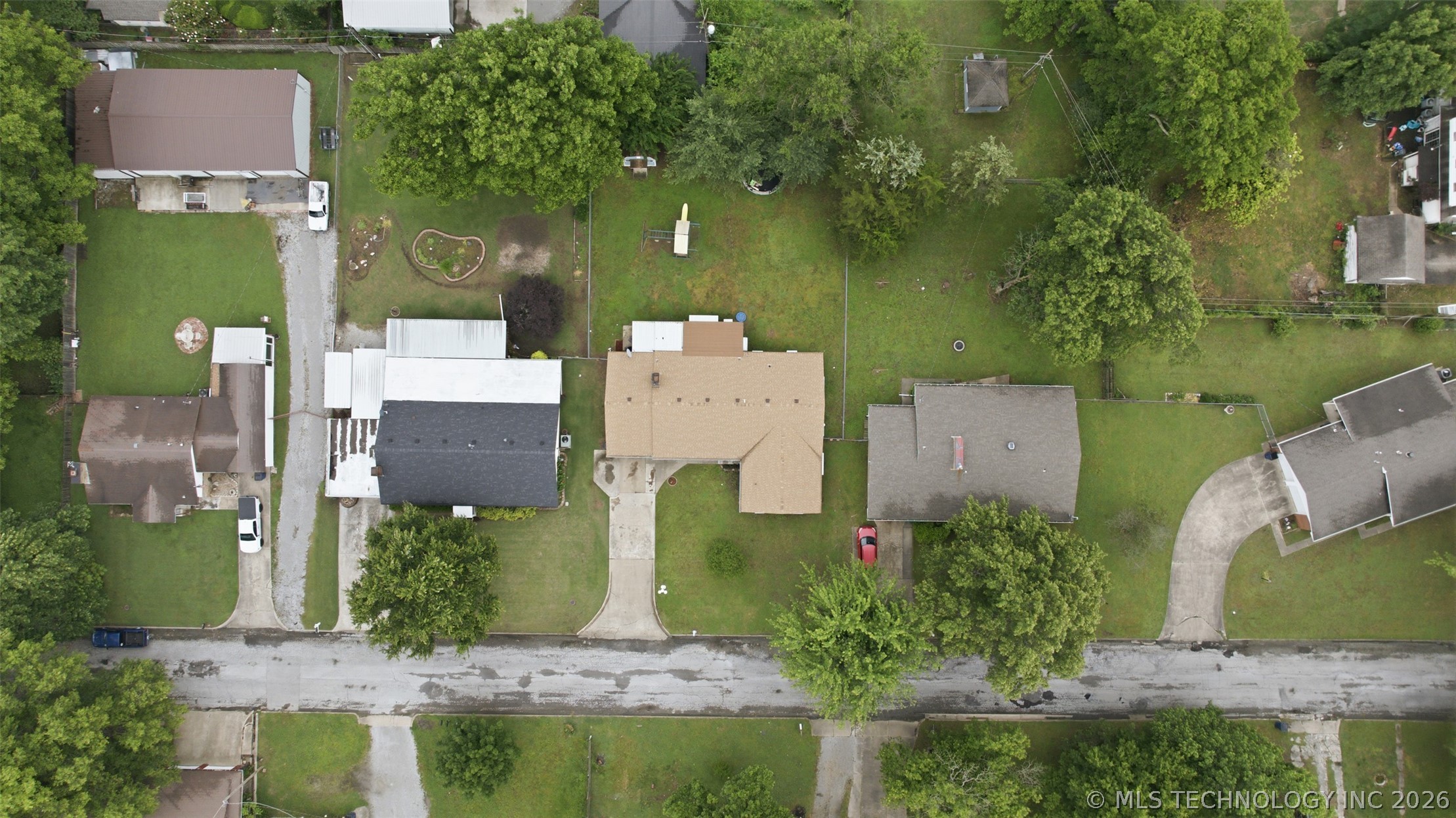 228 S Bell Property Photo 45