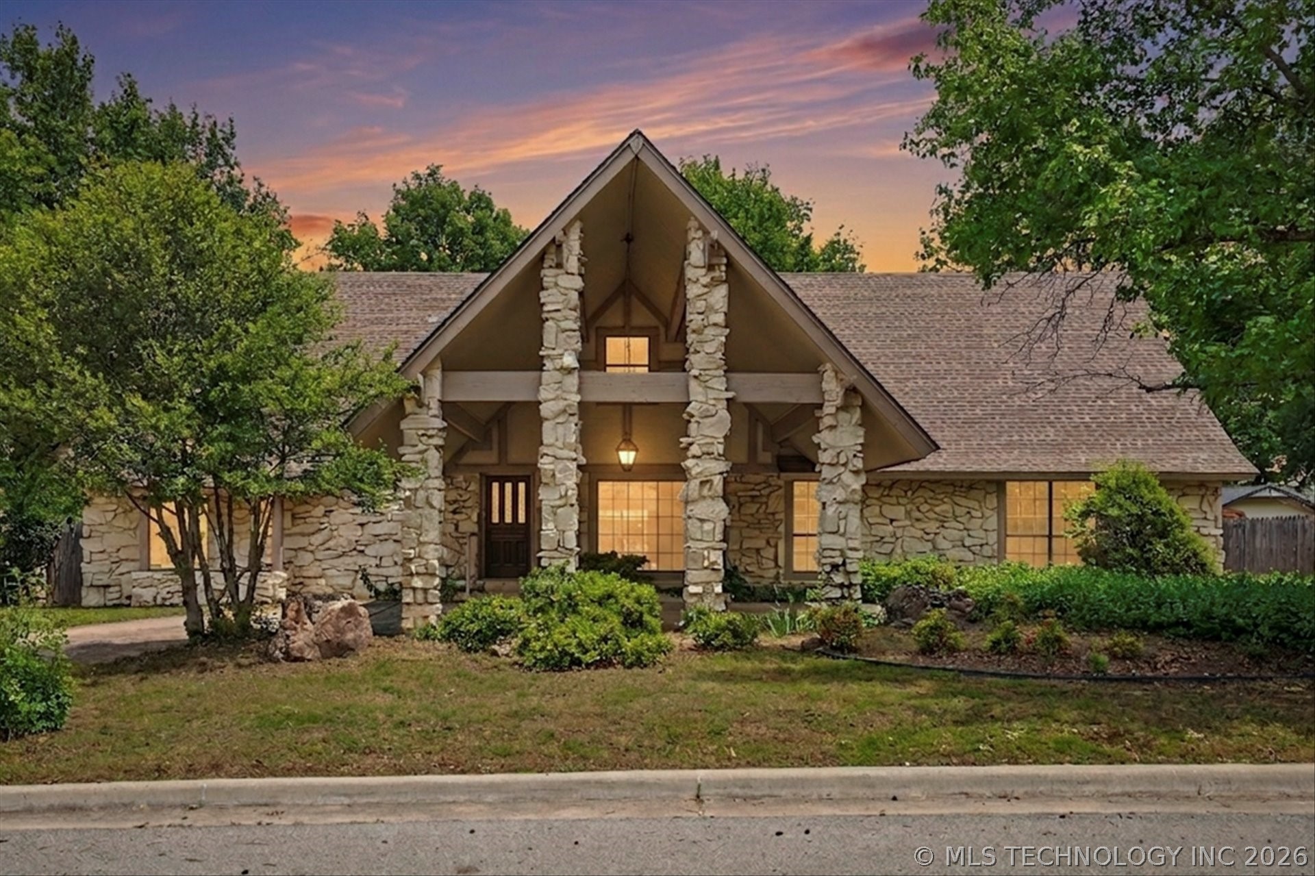 105 Mockingbird Lane Property Photo 1