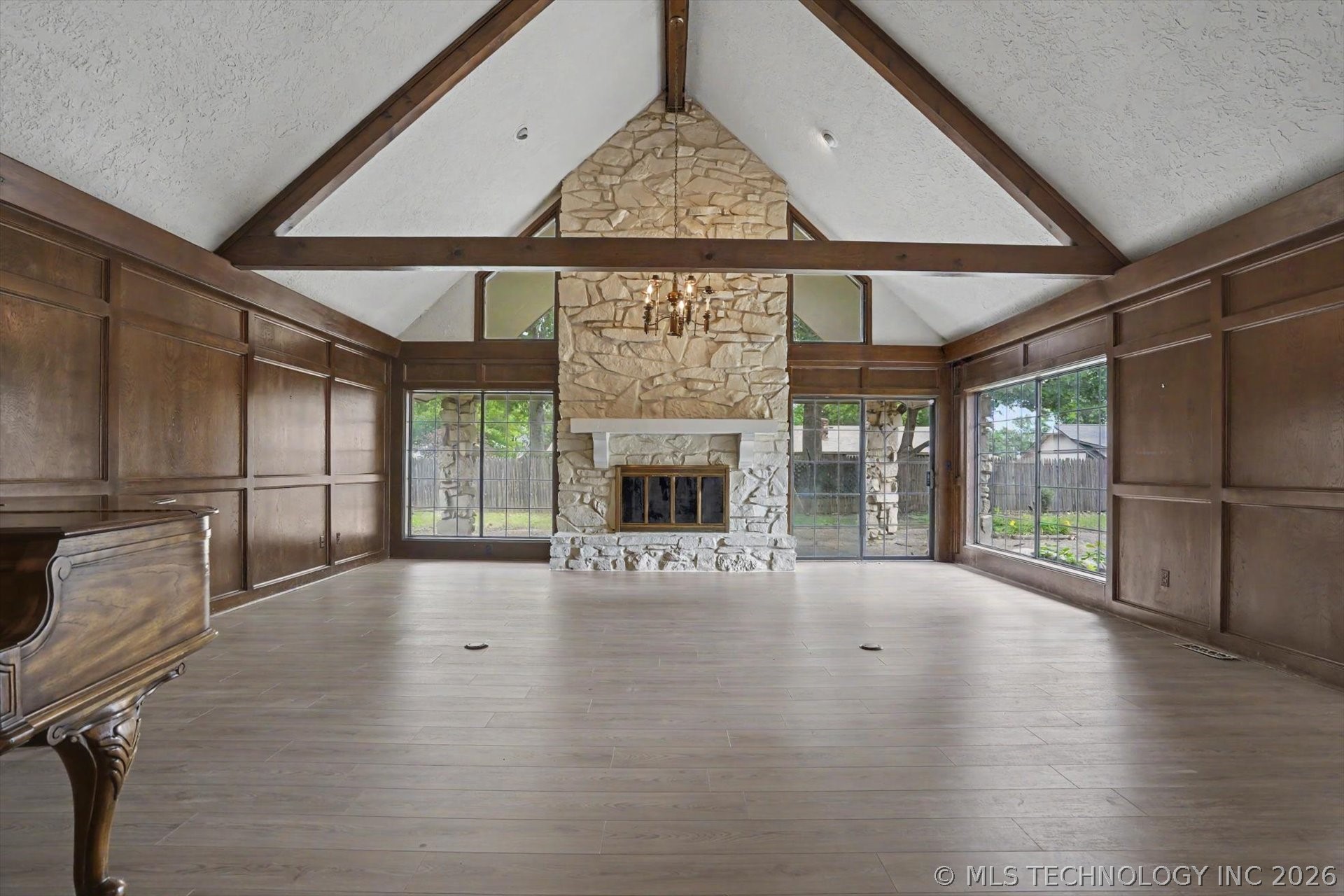 105 Mockingbird Lane Property Photo 12