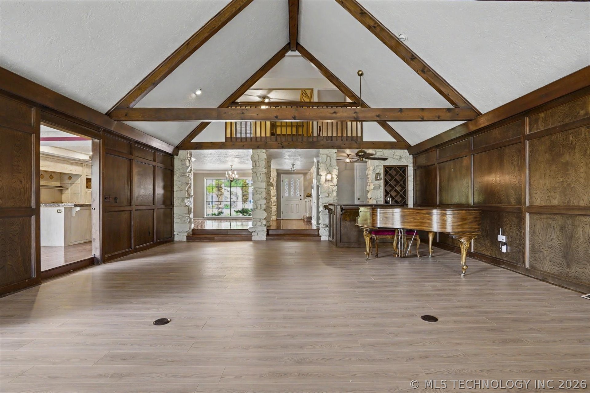 105 Mockingbird Lane Property Photo 13