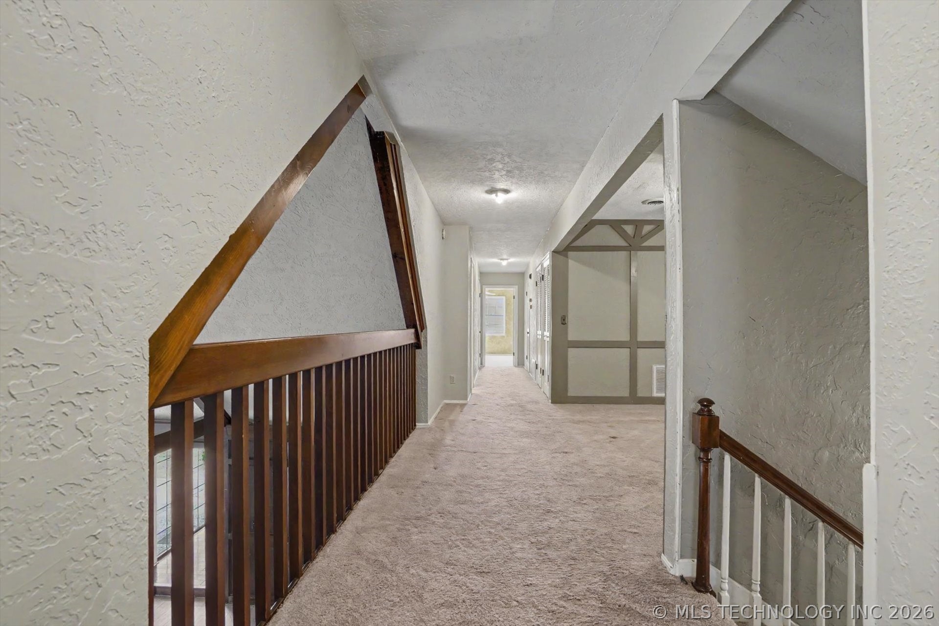 105 Mockingbird Lane Property Photo 32