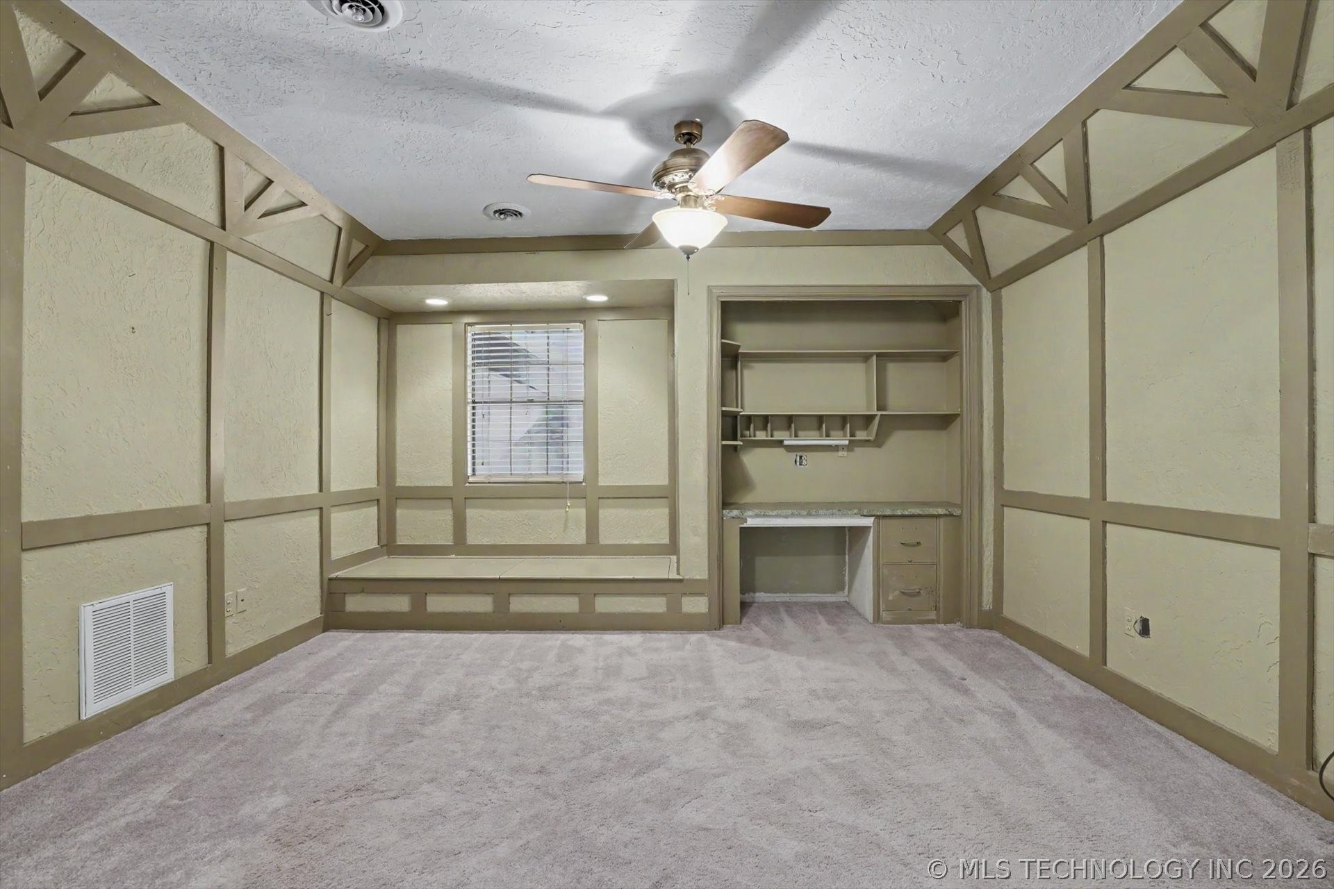 105 Mockingbird Lane Property Photo 35