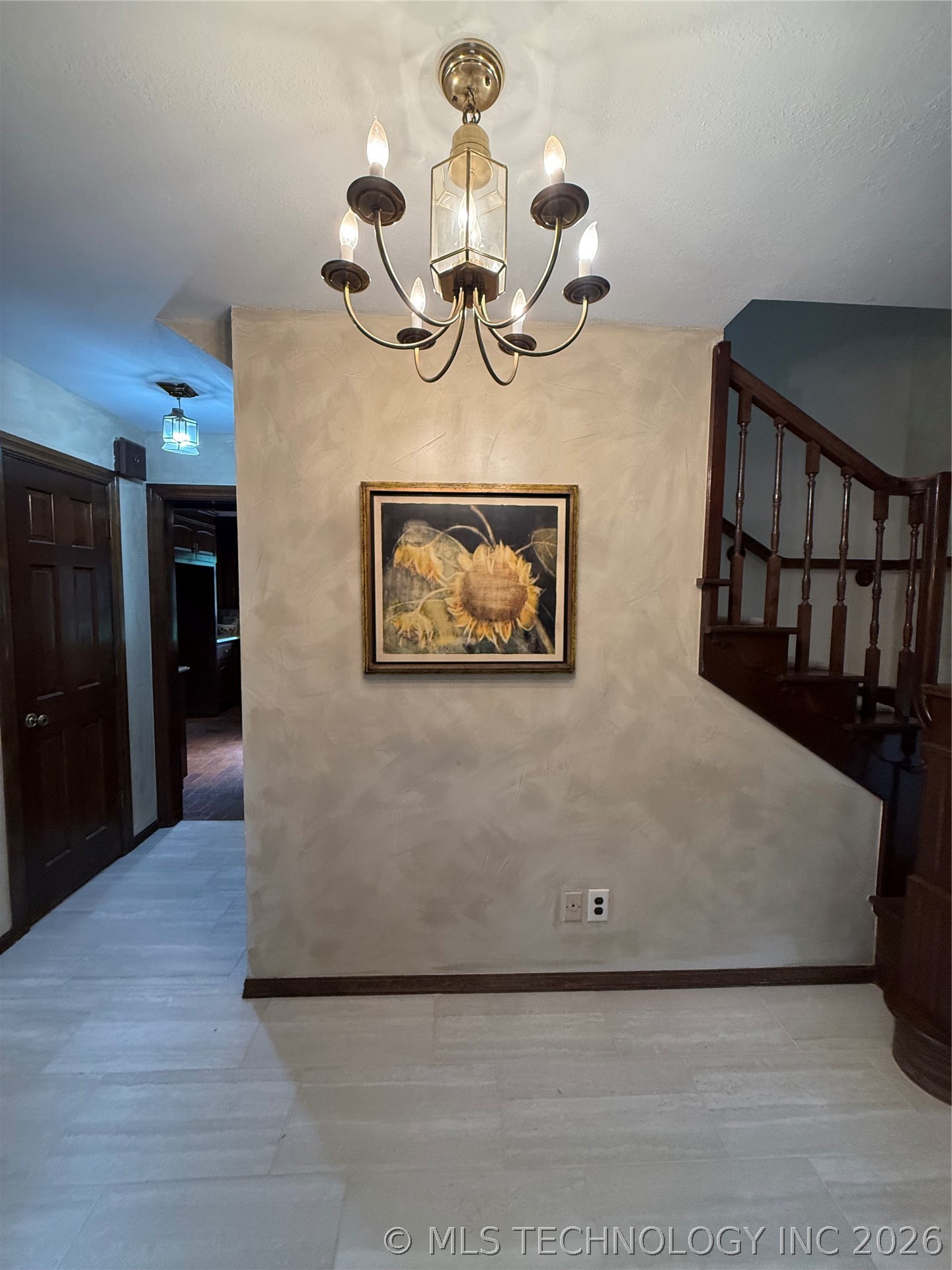 5909 Rolling Oaks Drive Property Photo 5