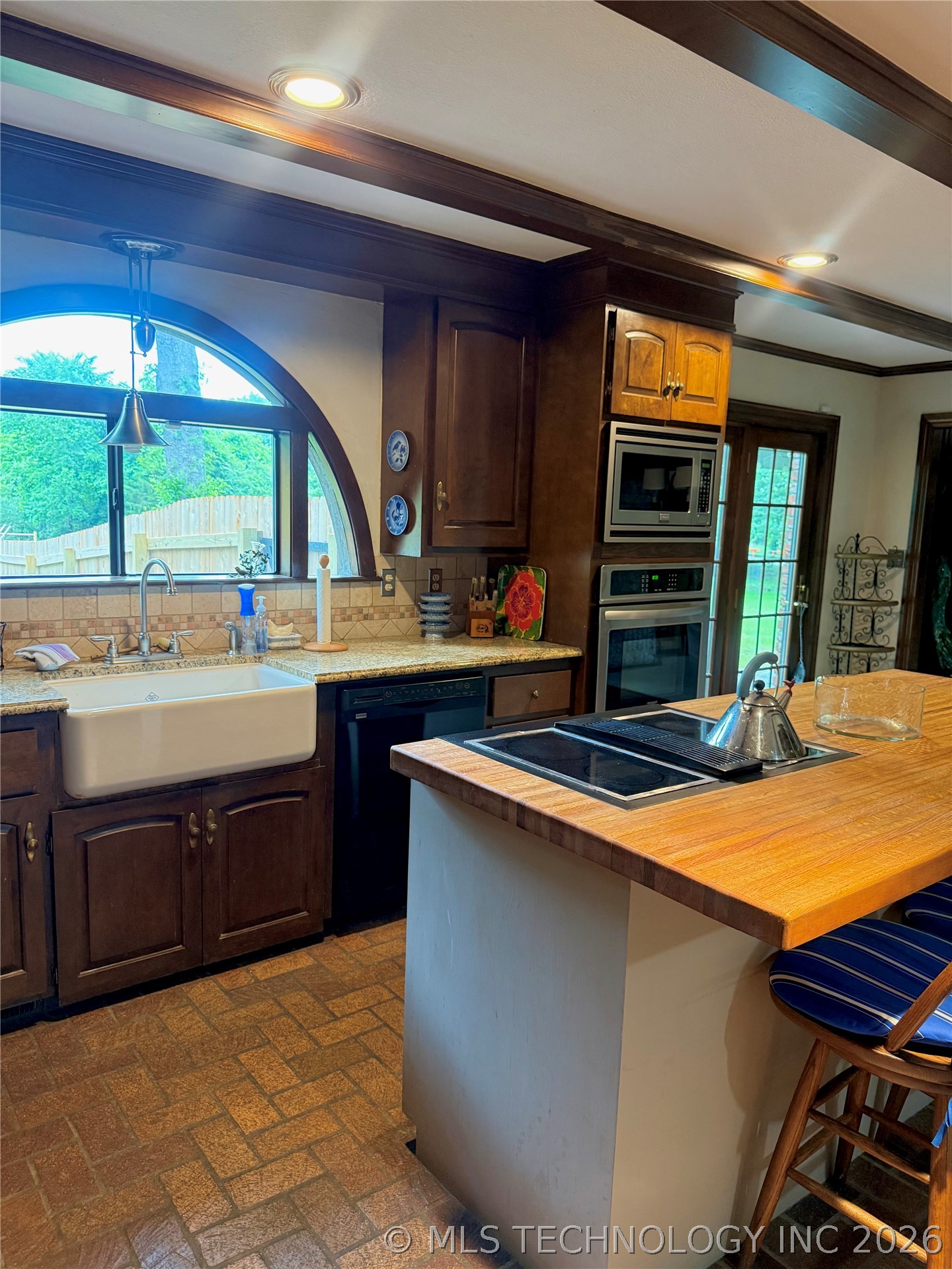 5909 Rolling Oaks Drive Property Photo 12