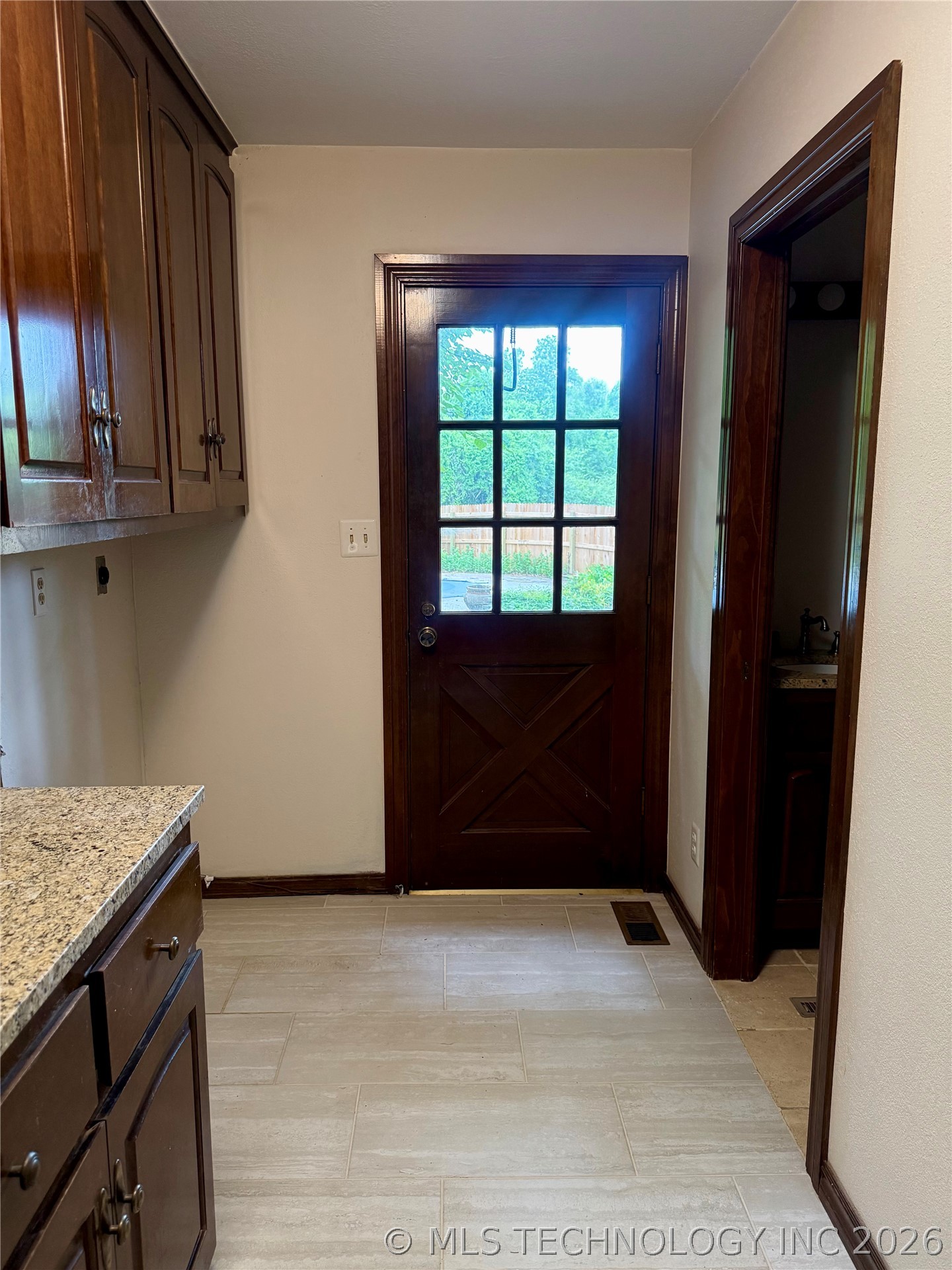 5909 Rolling Oaks Drive Property Photo 25