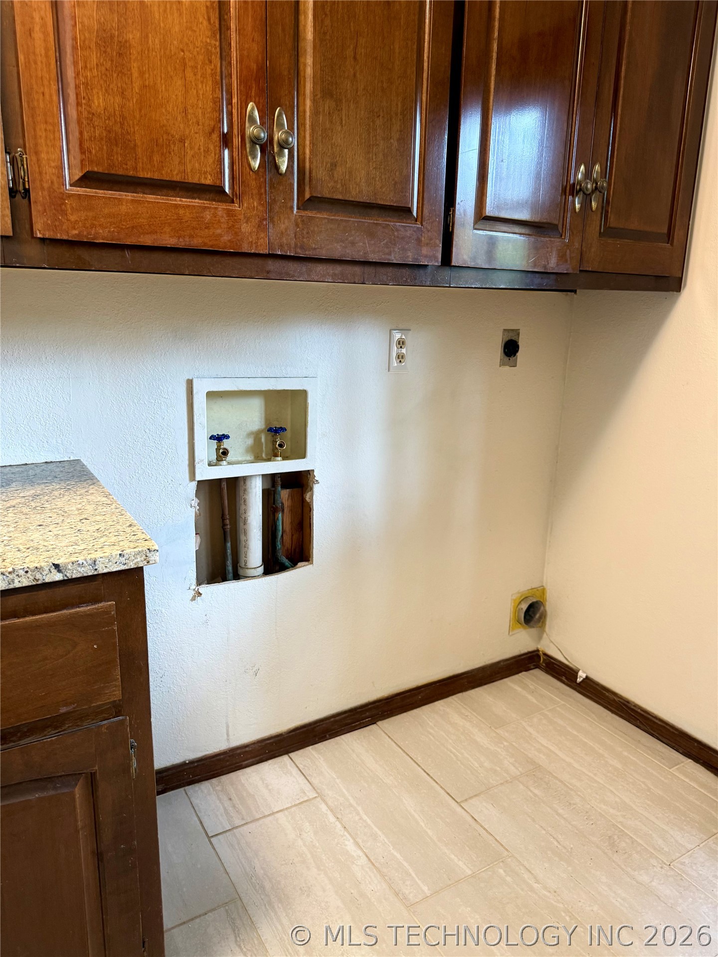 5909 Rolling Oaks Drive Property Photo 26