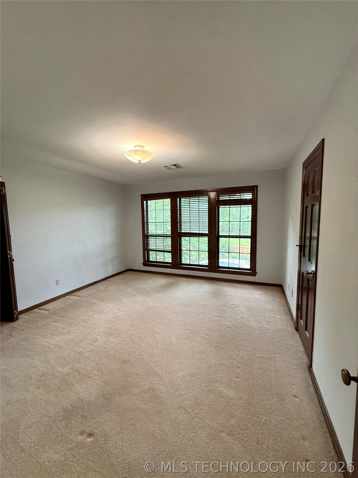 5909 Rolling Oaks Drive Property Photo 31