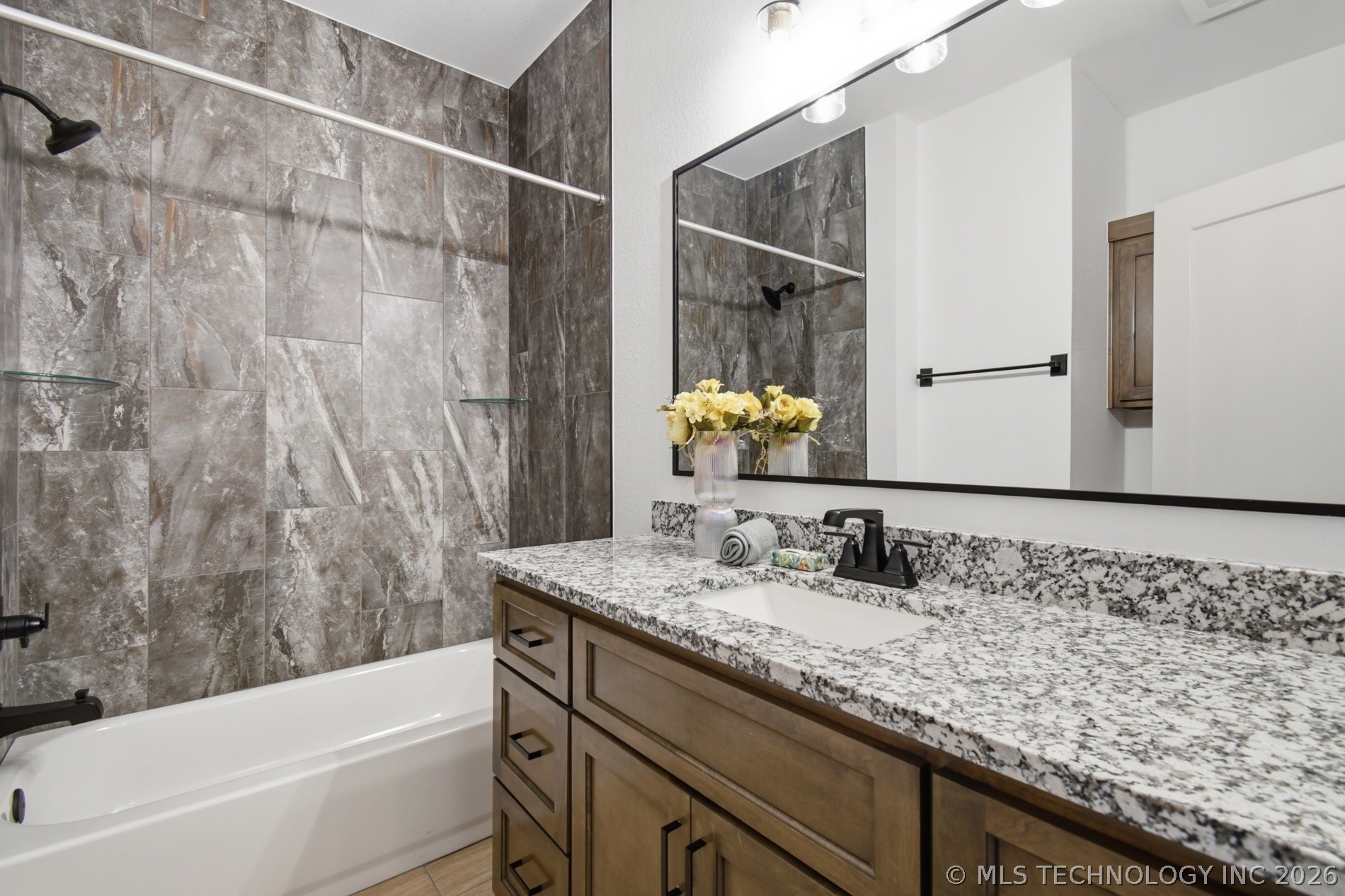 1218 N Elder Avenue Property Photo 17
