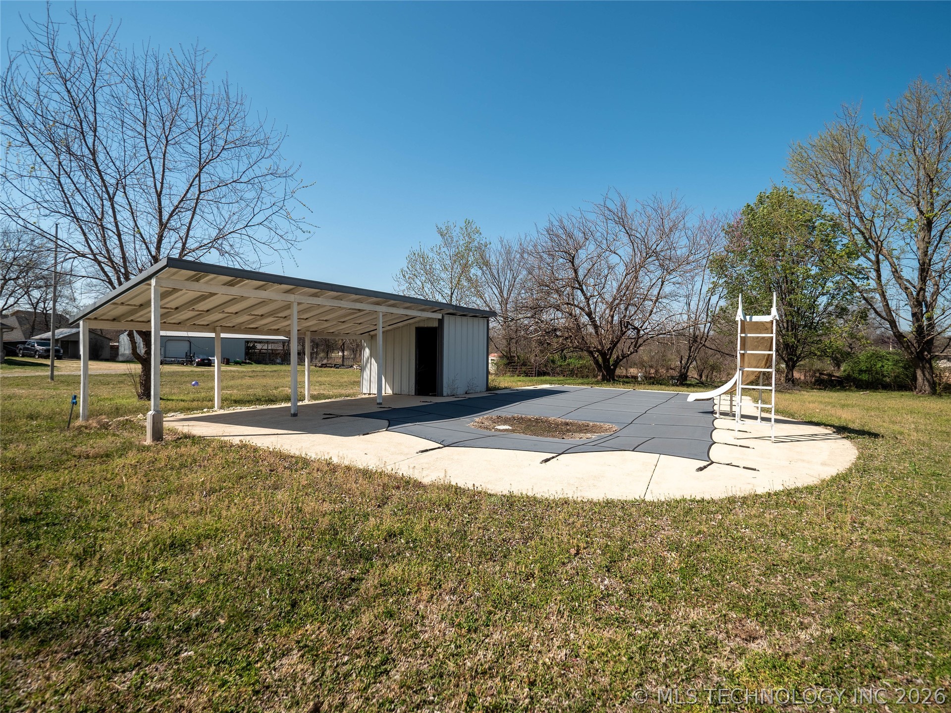 7935 E 86 Street N Property Photo 37