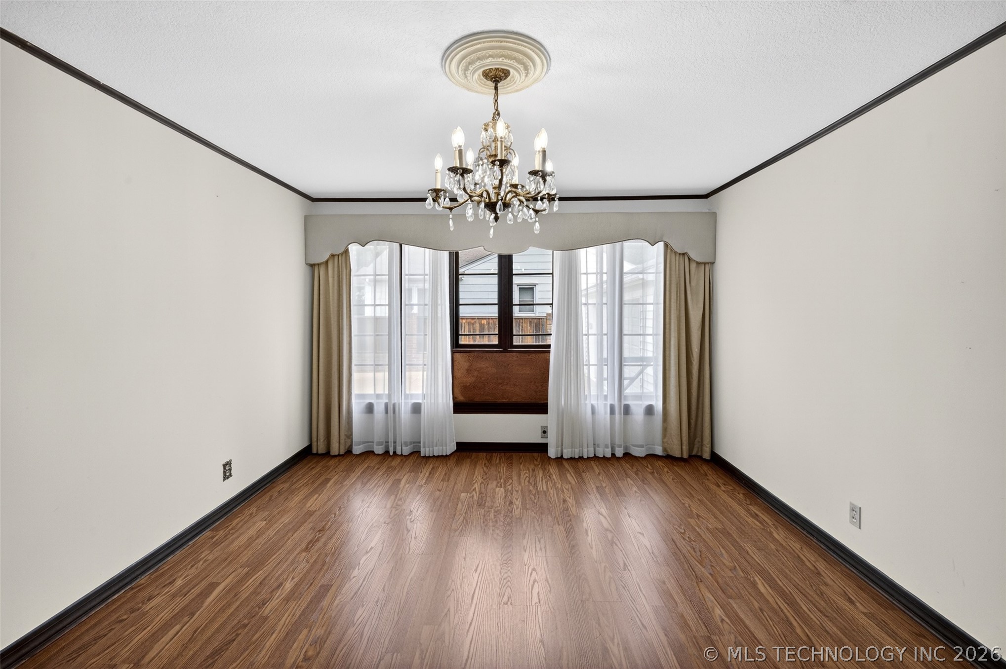 2128 S Osage Avenue Property Photo 6