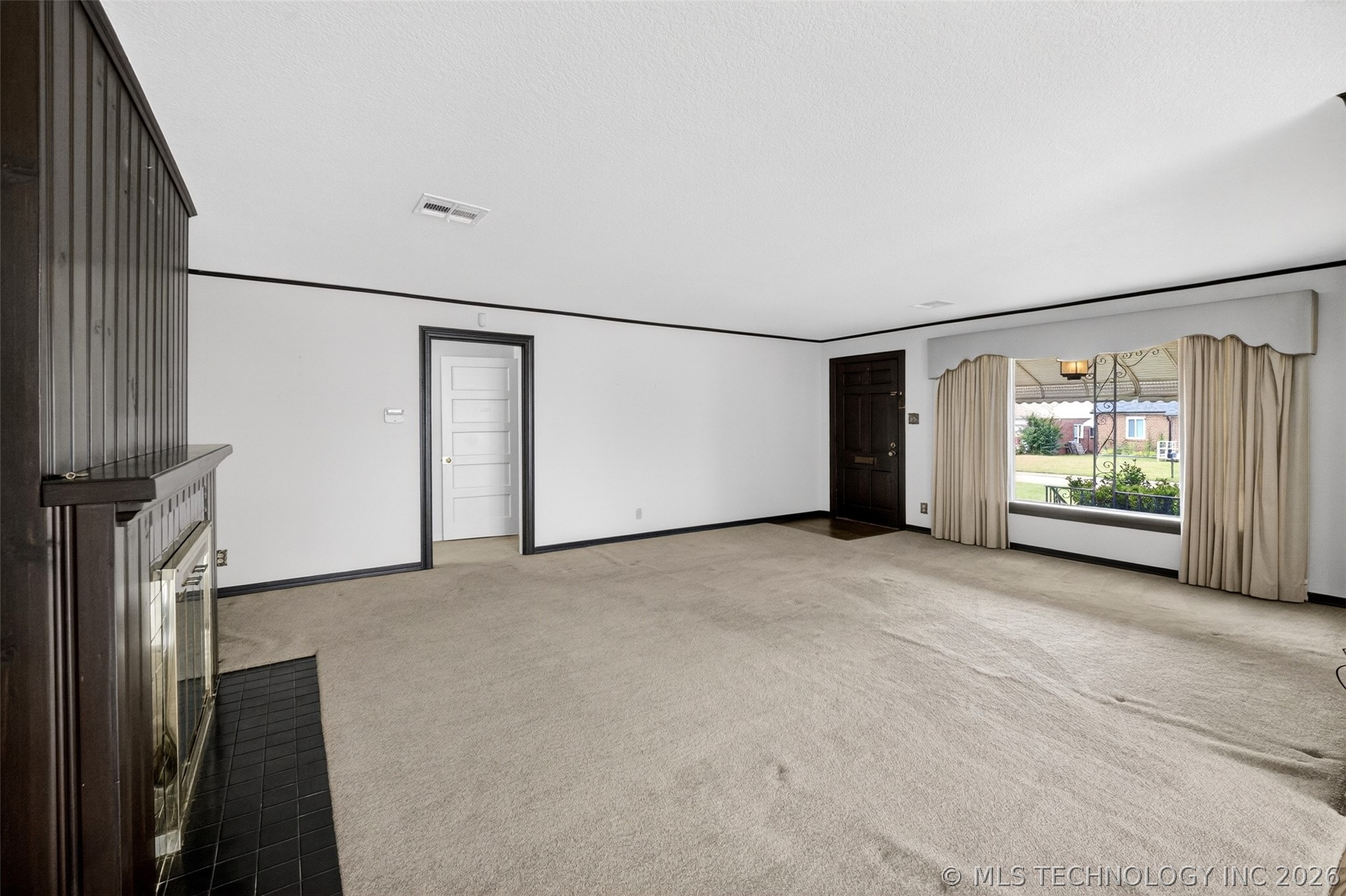 2128 S Osage Avenue Property Photo 8