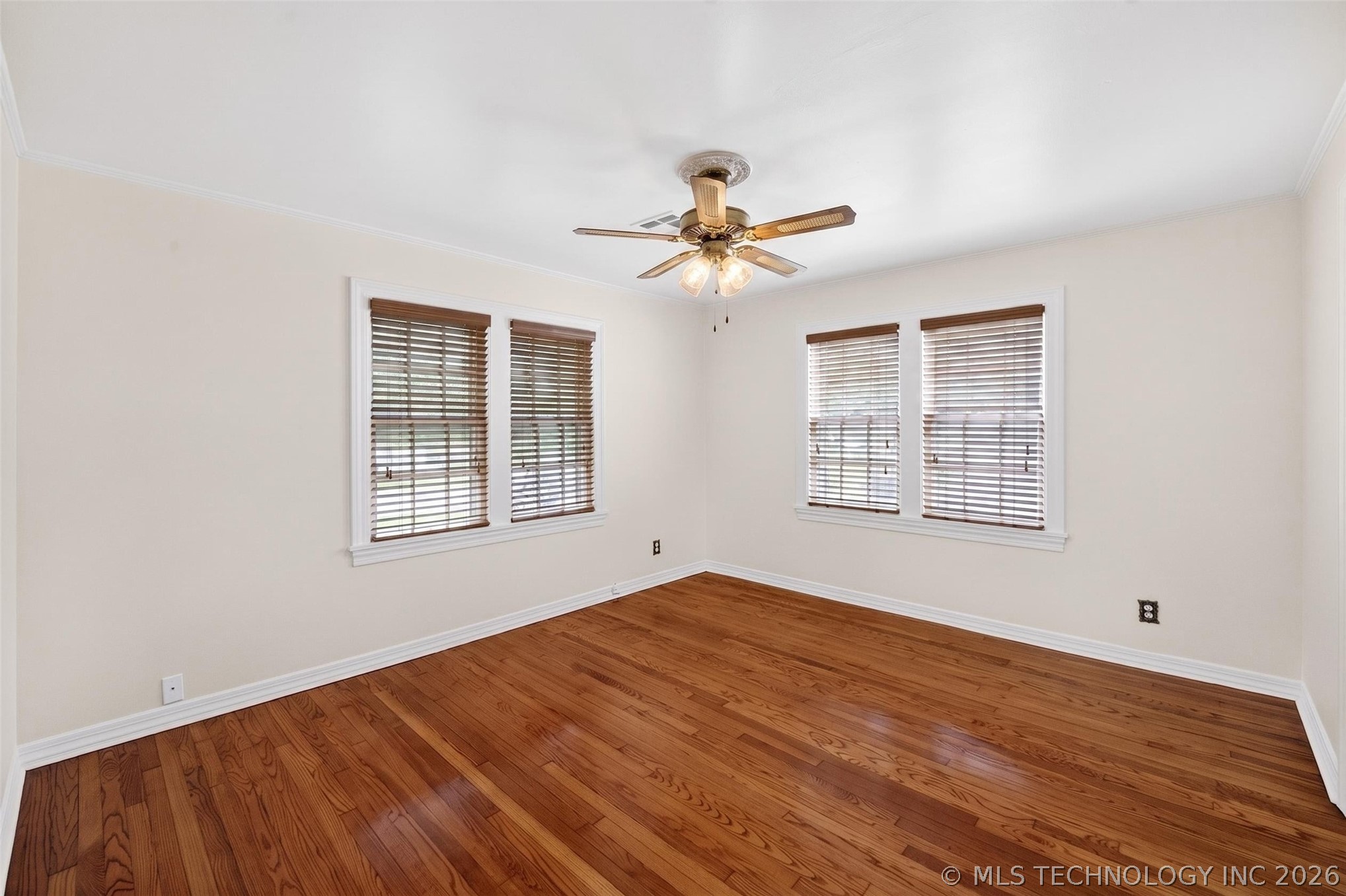 2128 S Osage Avenue Property Photo 10