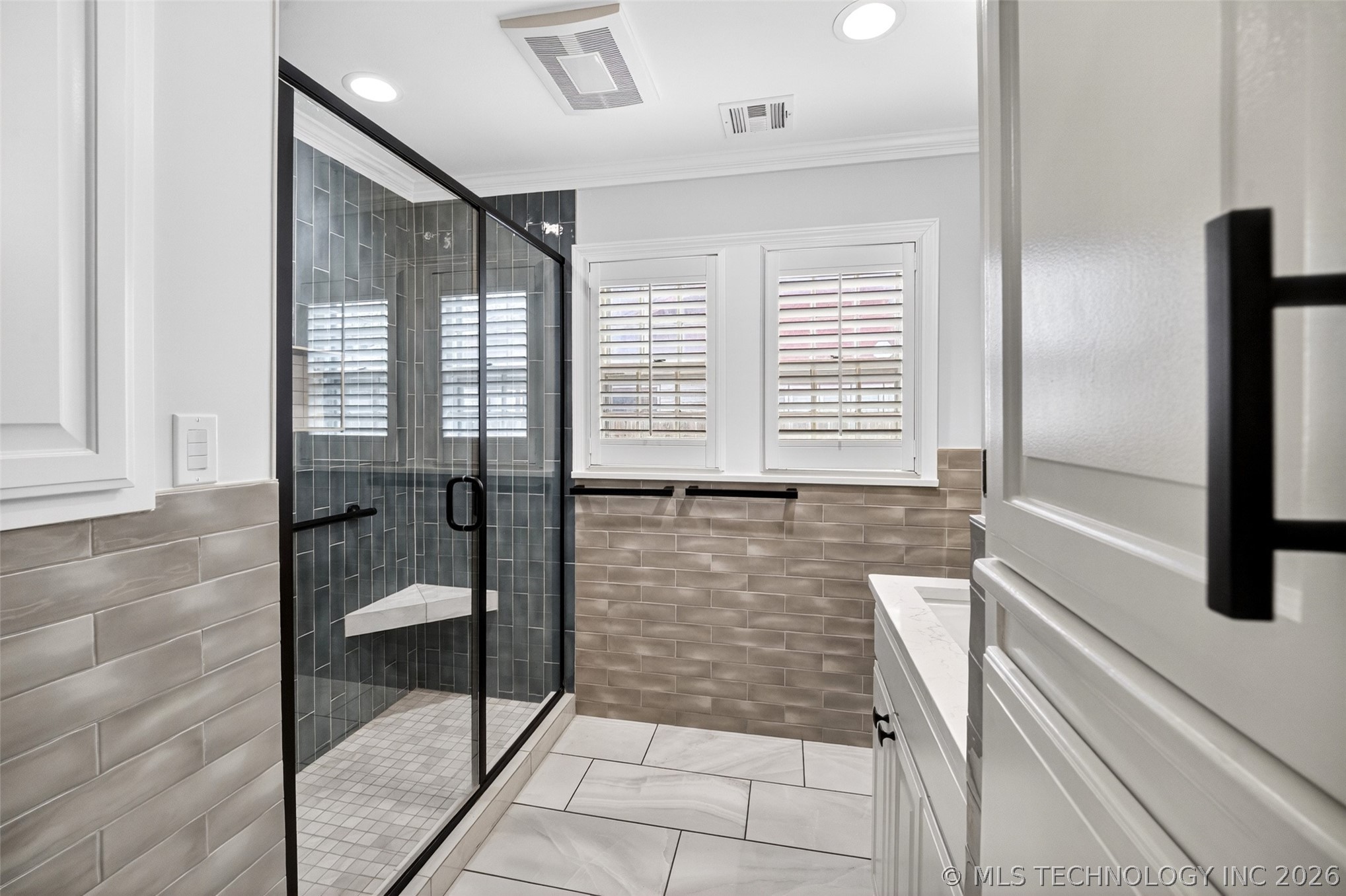 2128 S Osage Avenue Property Photo 23