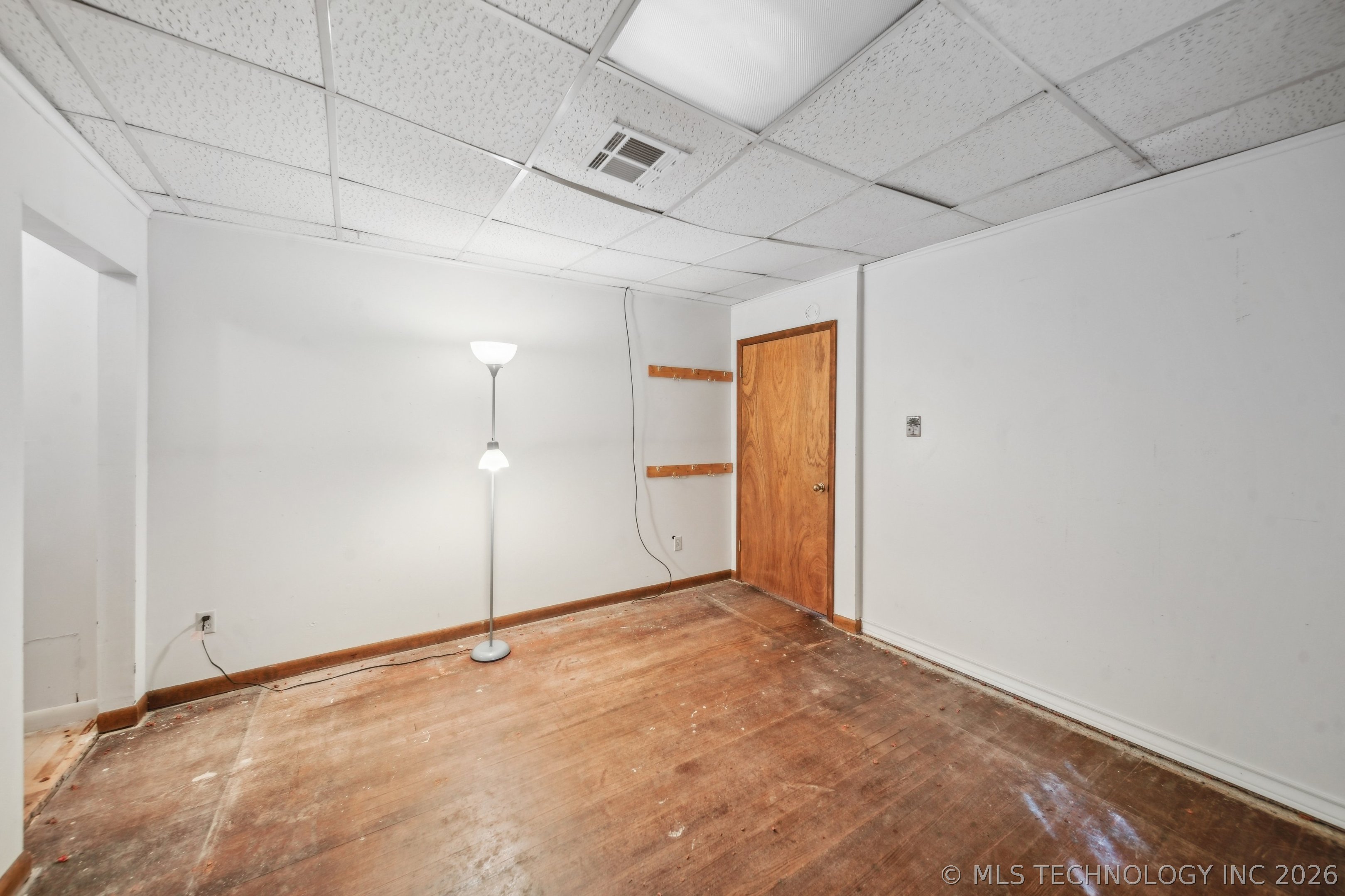 1121 W 9th Street Property Photo 13