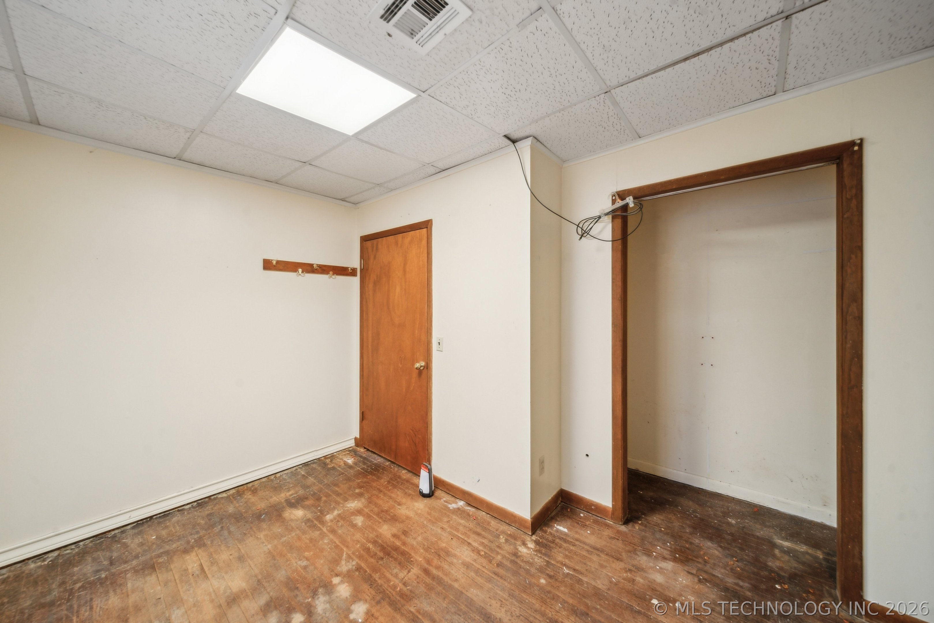 1121 W 9th Street Property Photo 16