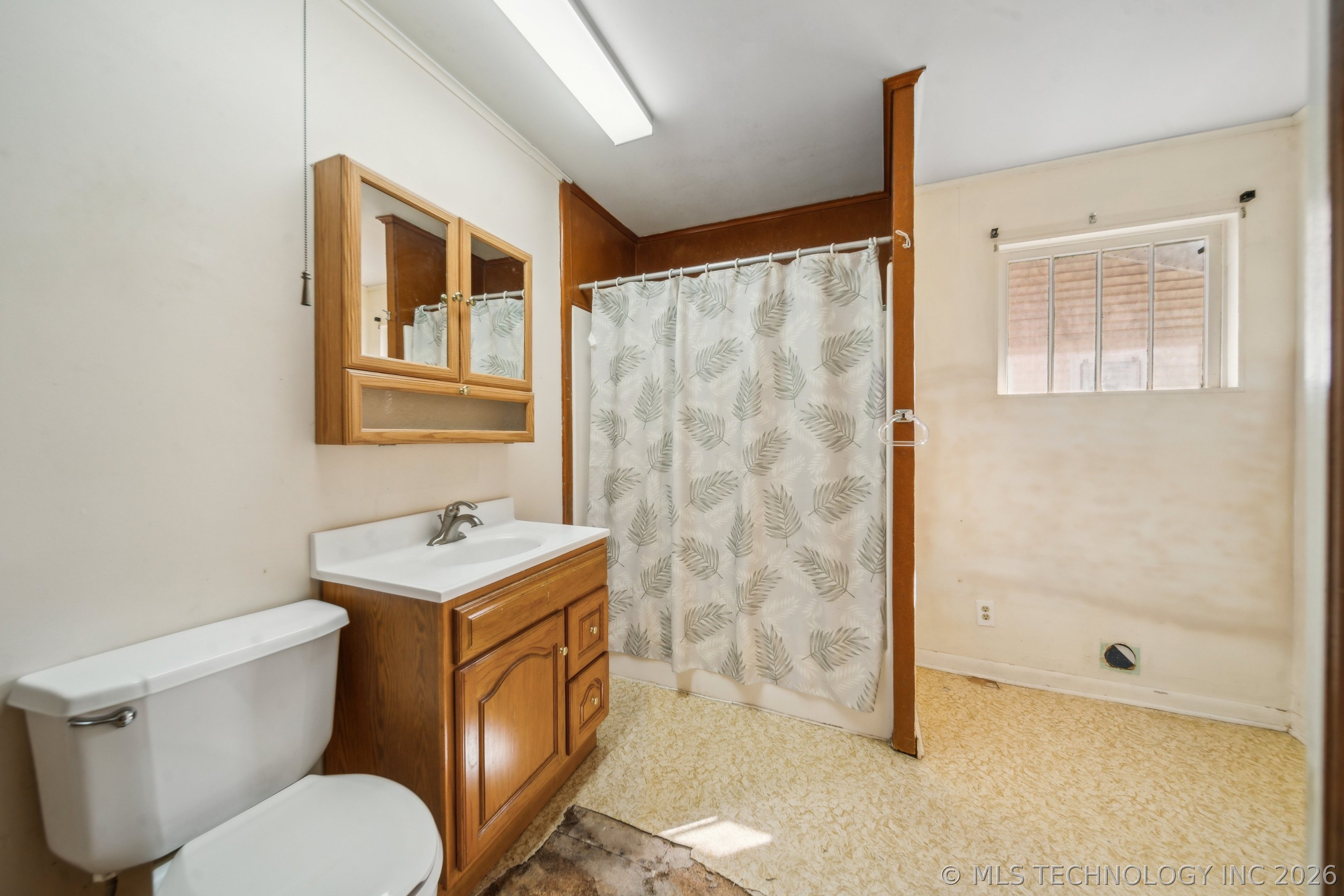 1121 W 9th Street Property Photo 17