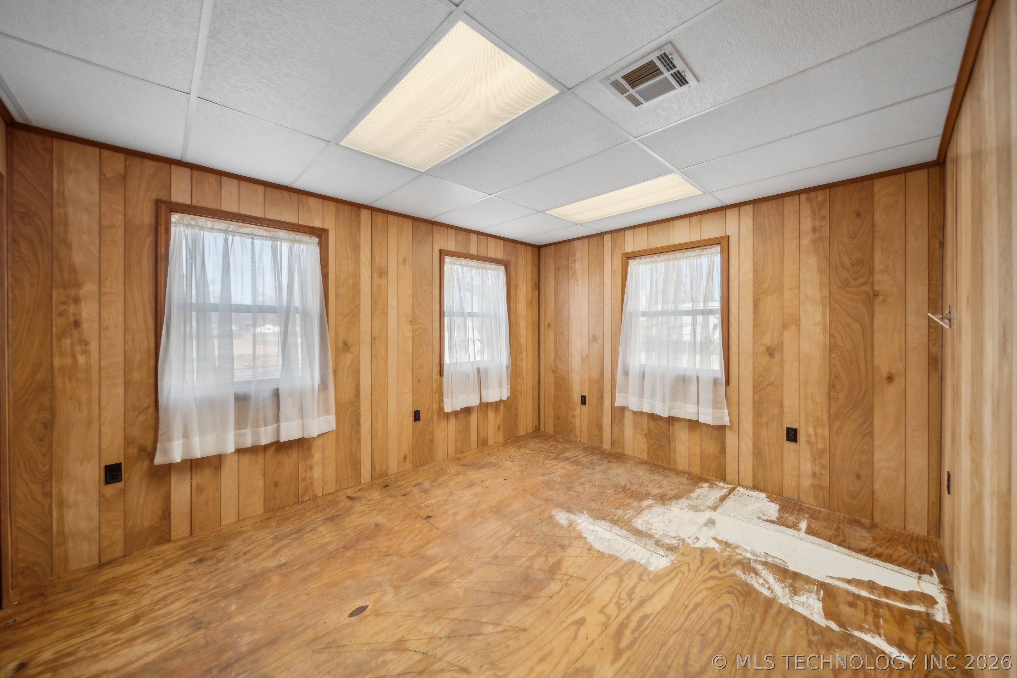 1121 W 9th Street Property Photo 24