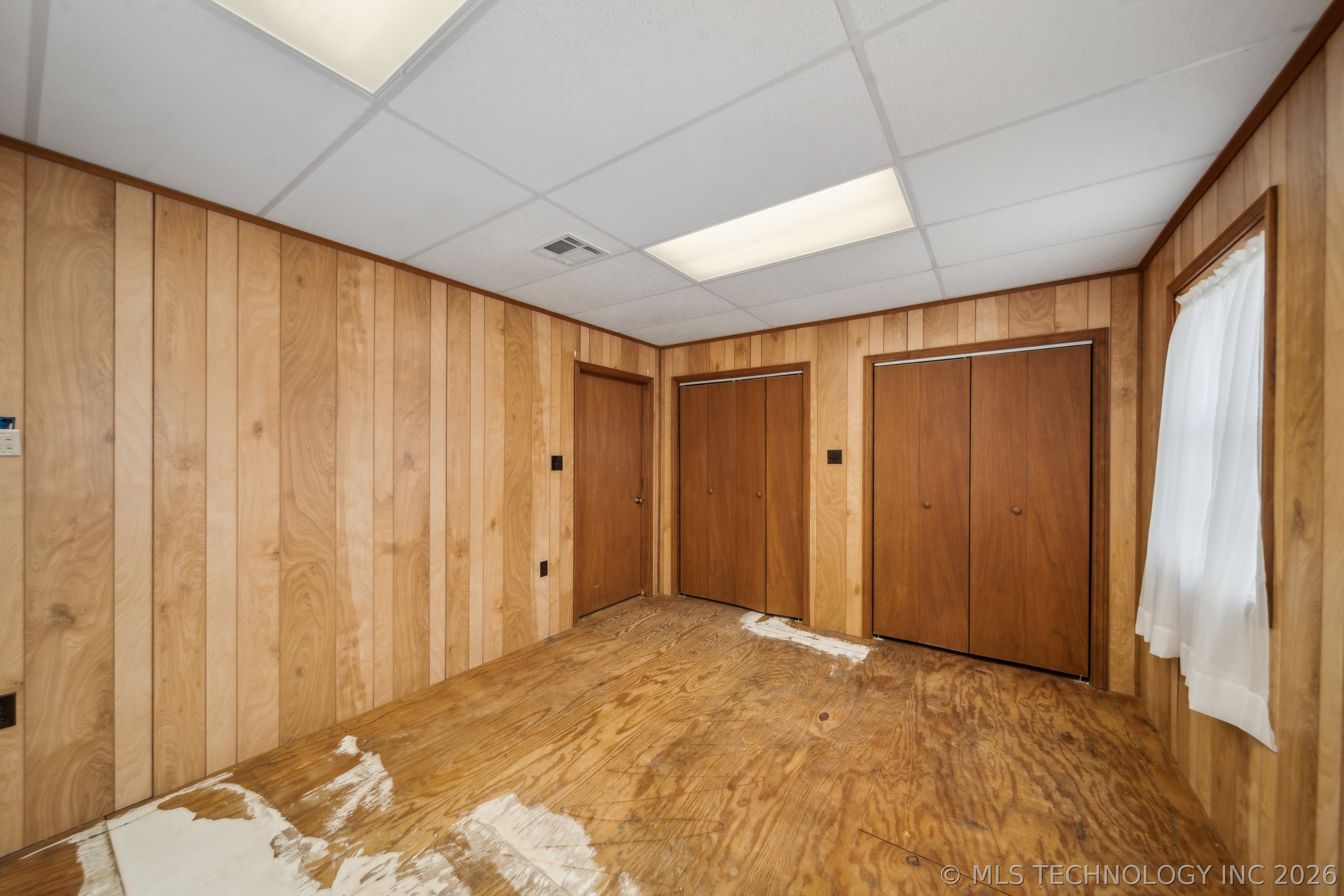 1121 W 9th Street Property Photo 25