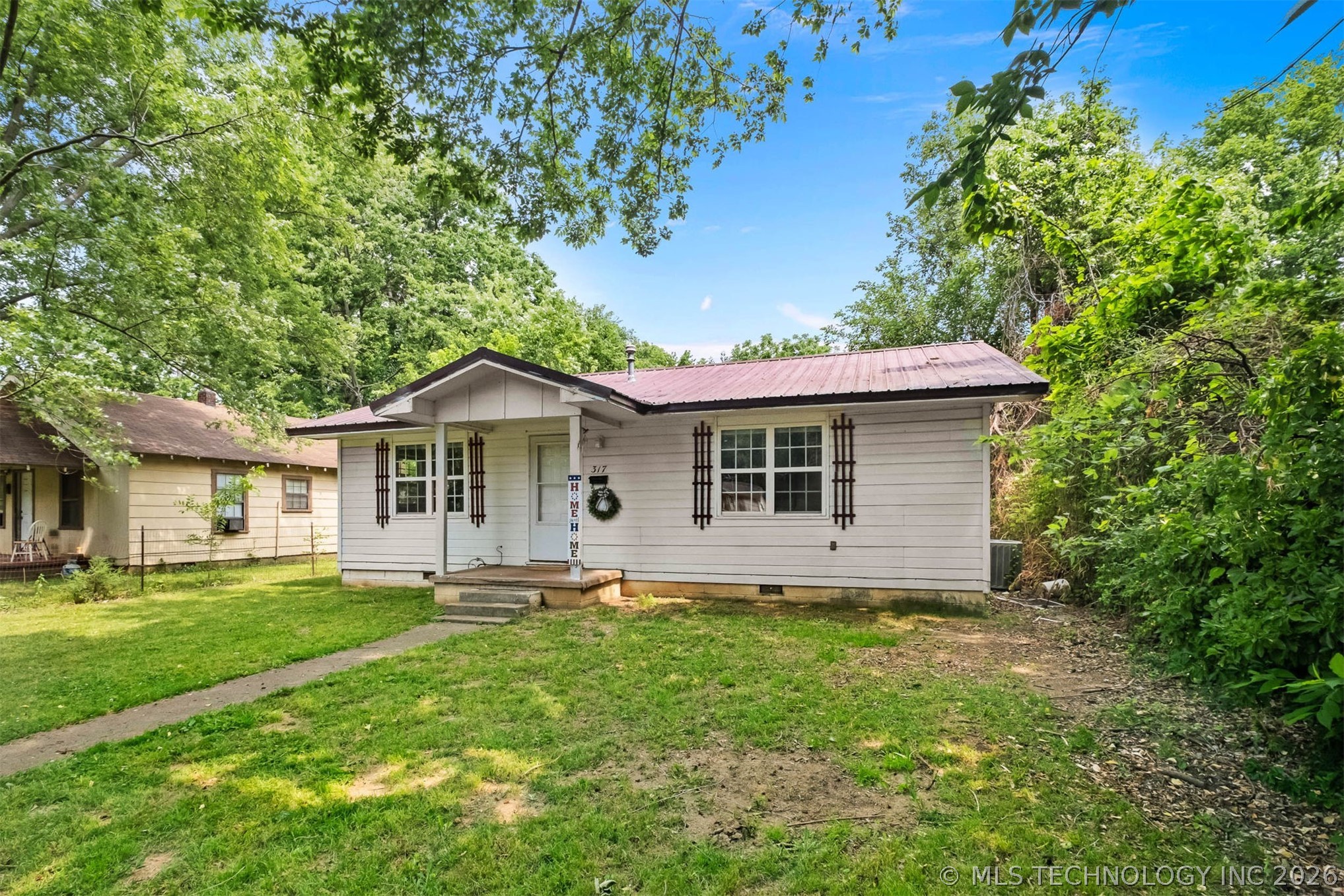 317 W Cedar Property Photo 1
