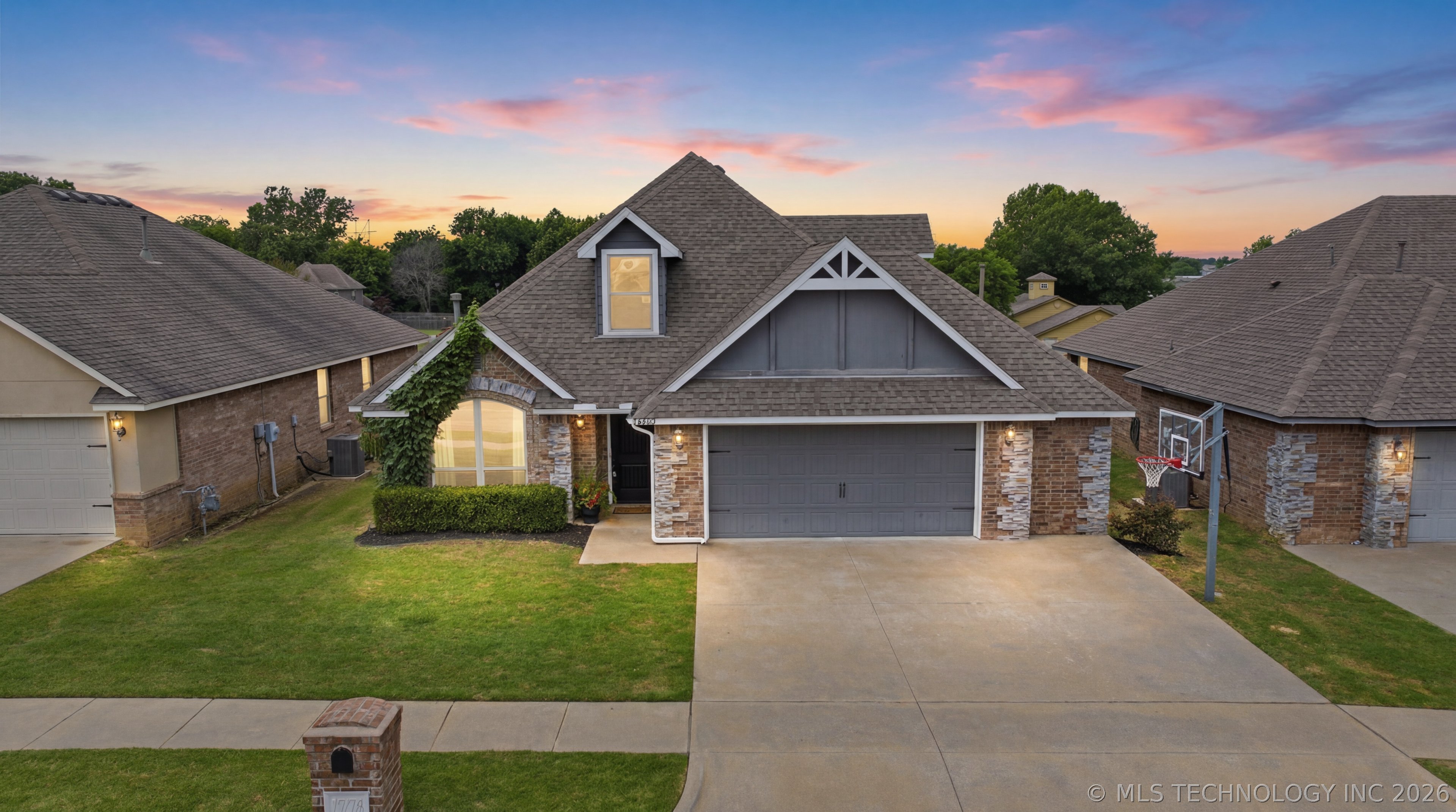 10716 Masters Circle Property Photo 1