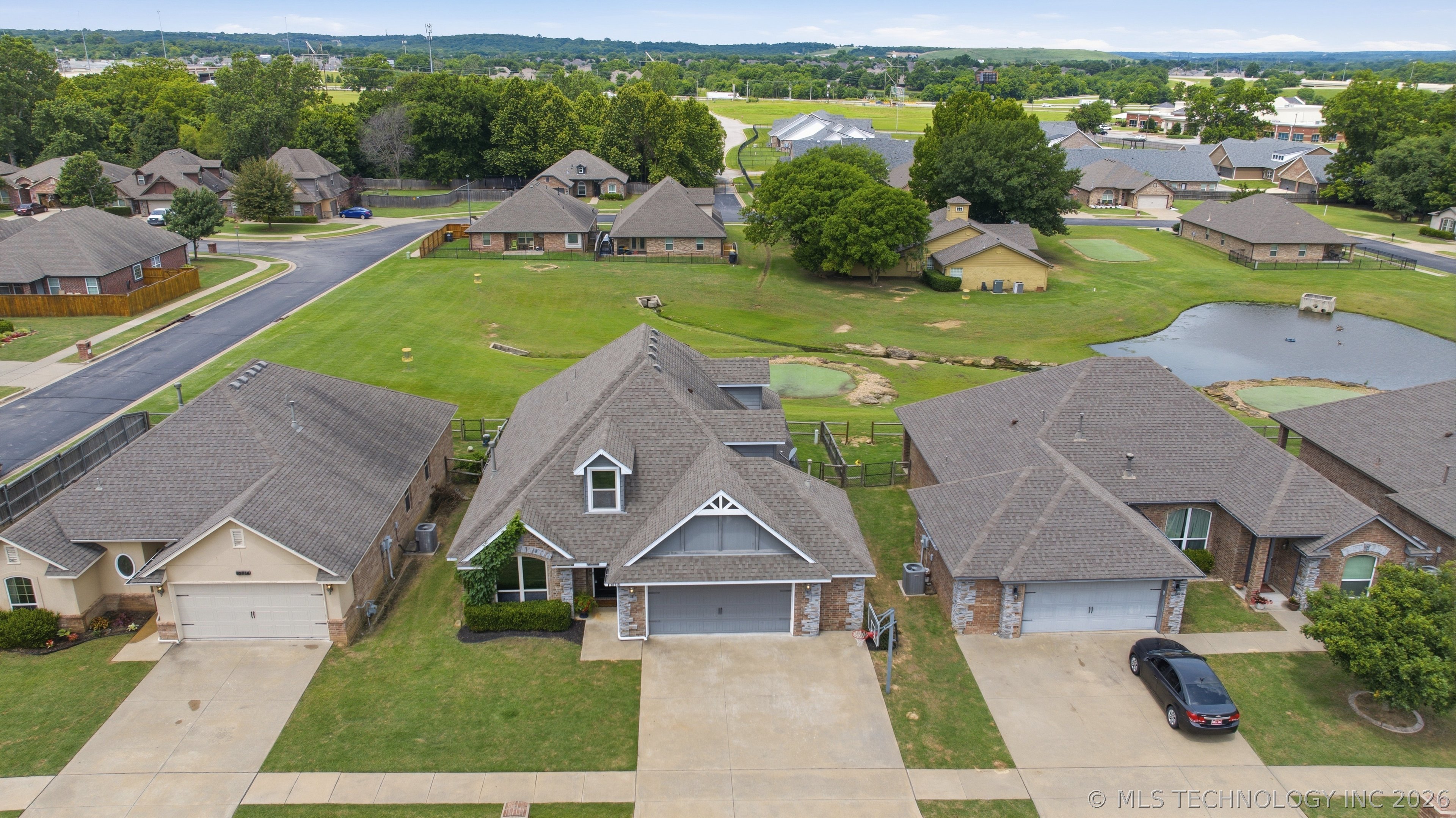 10716 Masters Circle Property Photo 3