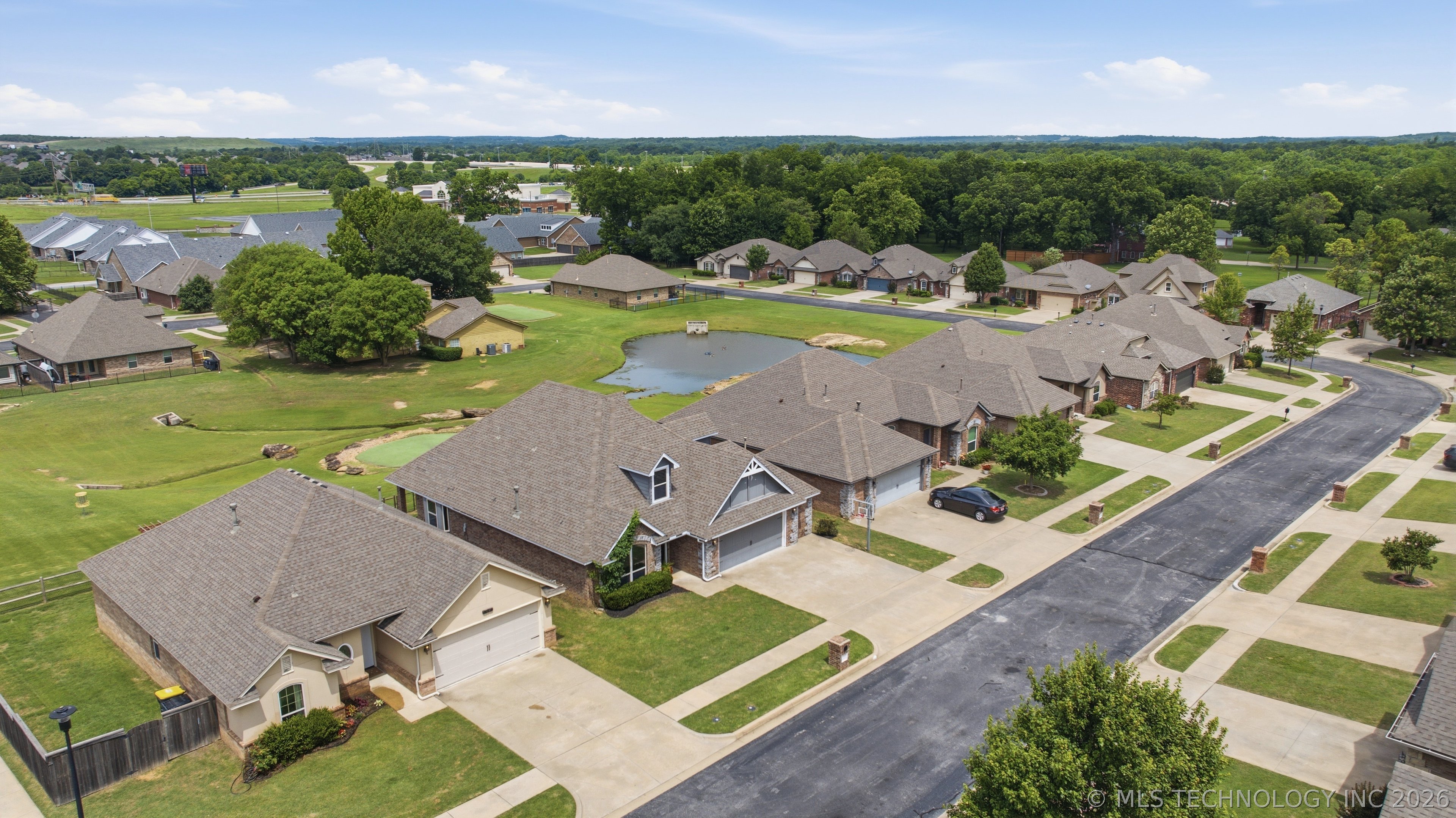 10716 Masters Circle Property Photo 4