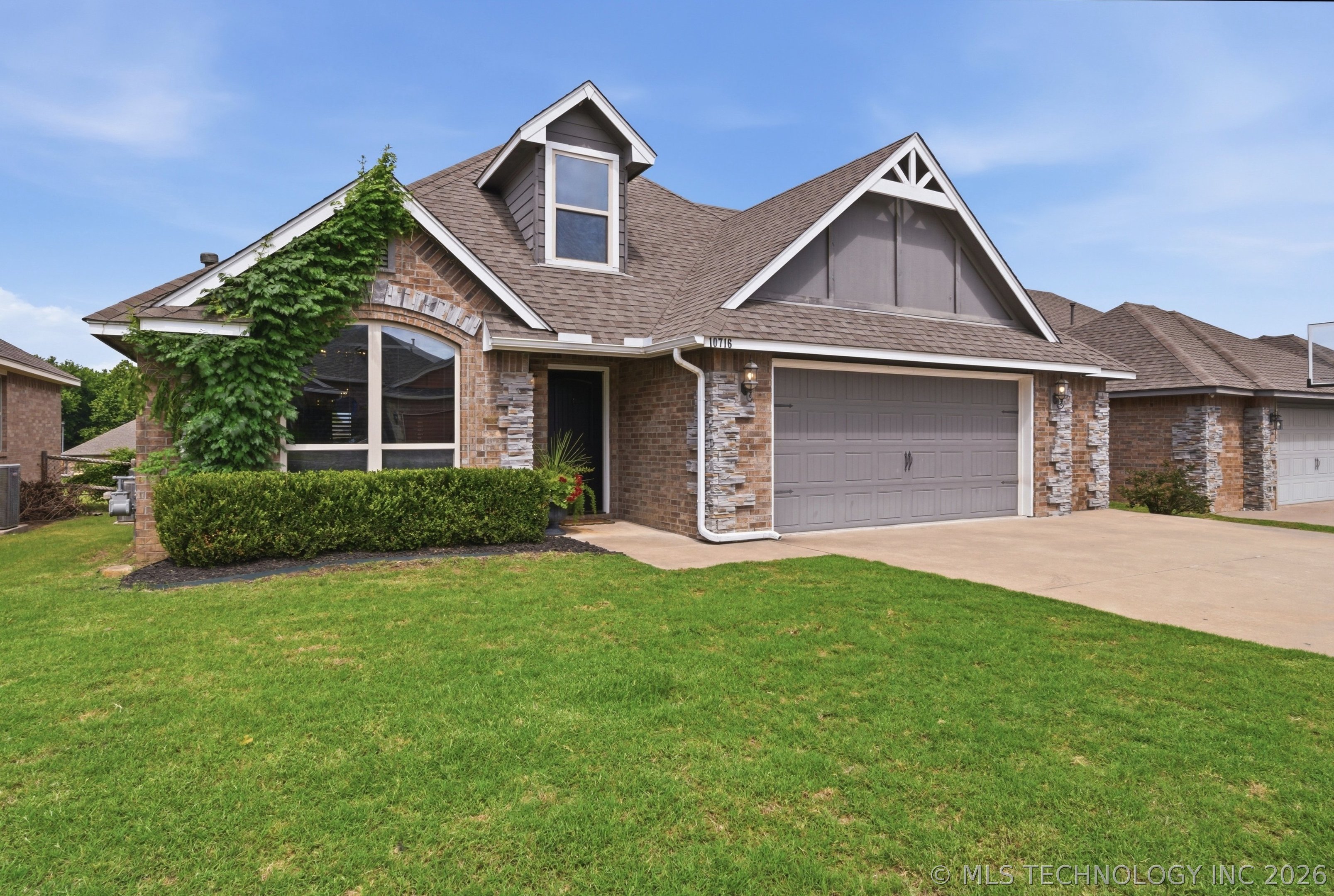 10716 Masters Circle Property Photo 6