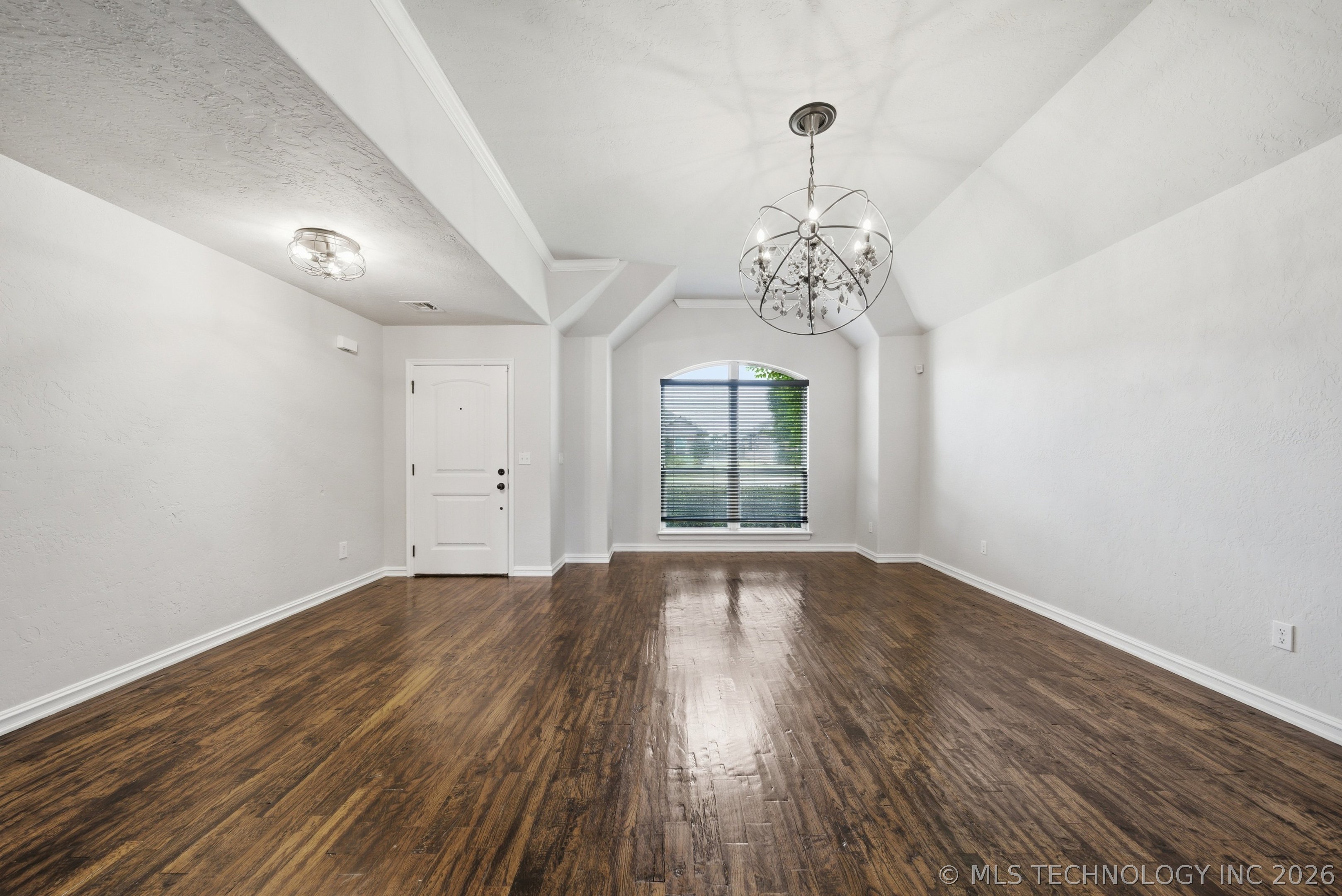 10716 Masters Circle Property Photo 9