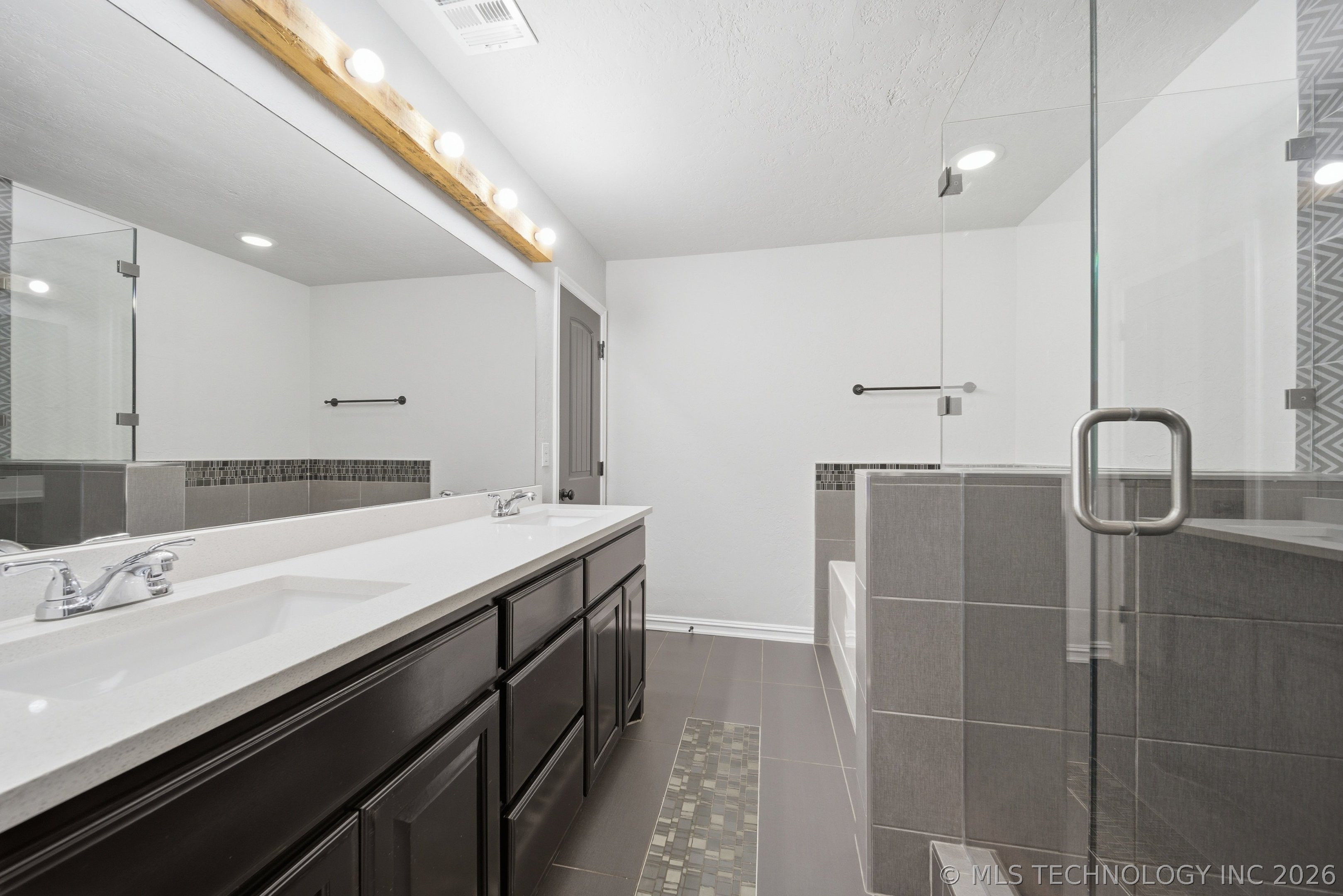 10716 Masters Circle Property Photo 21