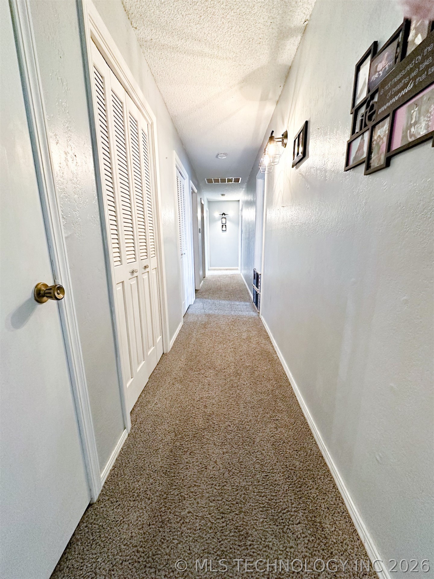 2435 S Woodland Road Property Photo 9