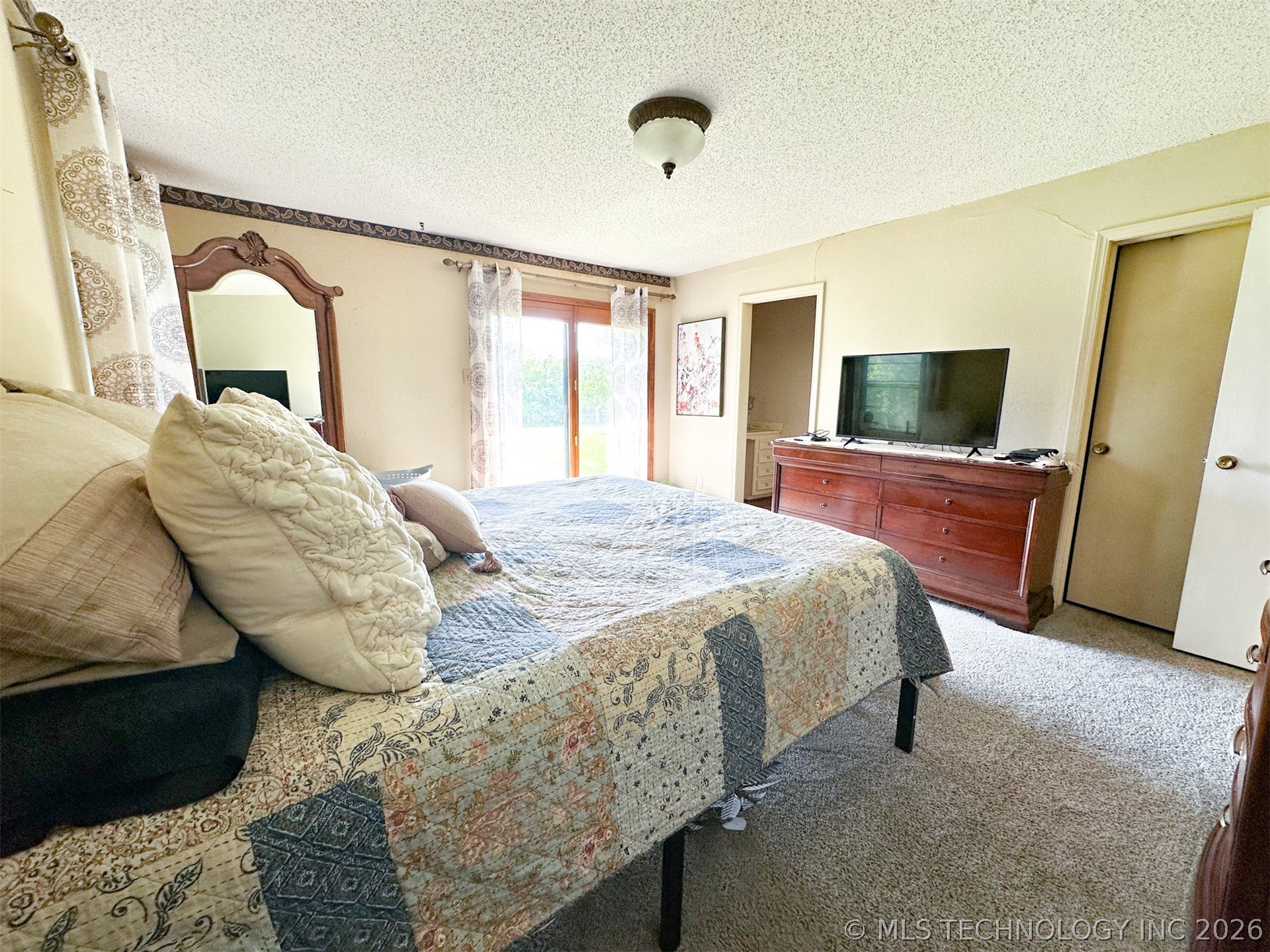 2435 S Woodland Road Property Photo 17