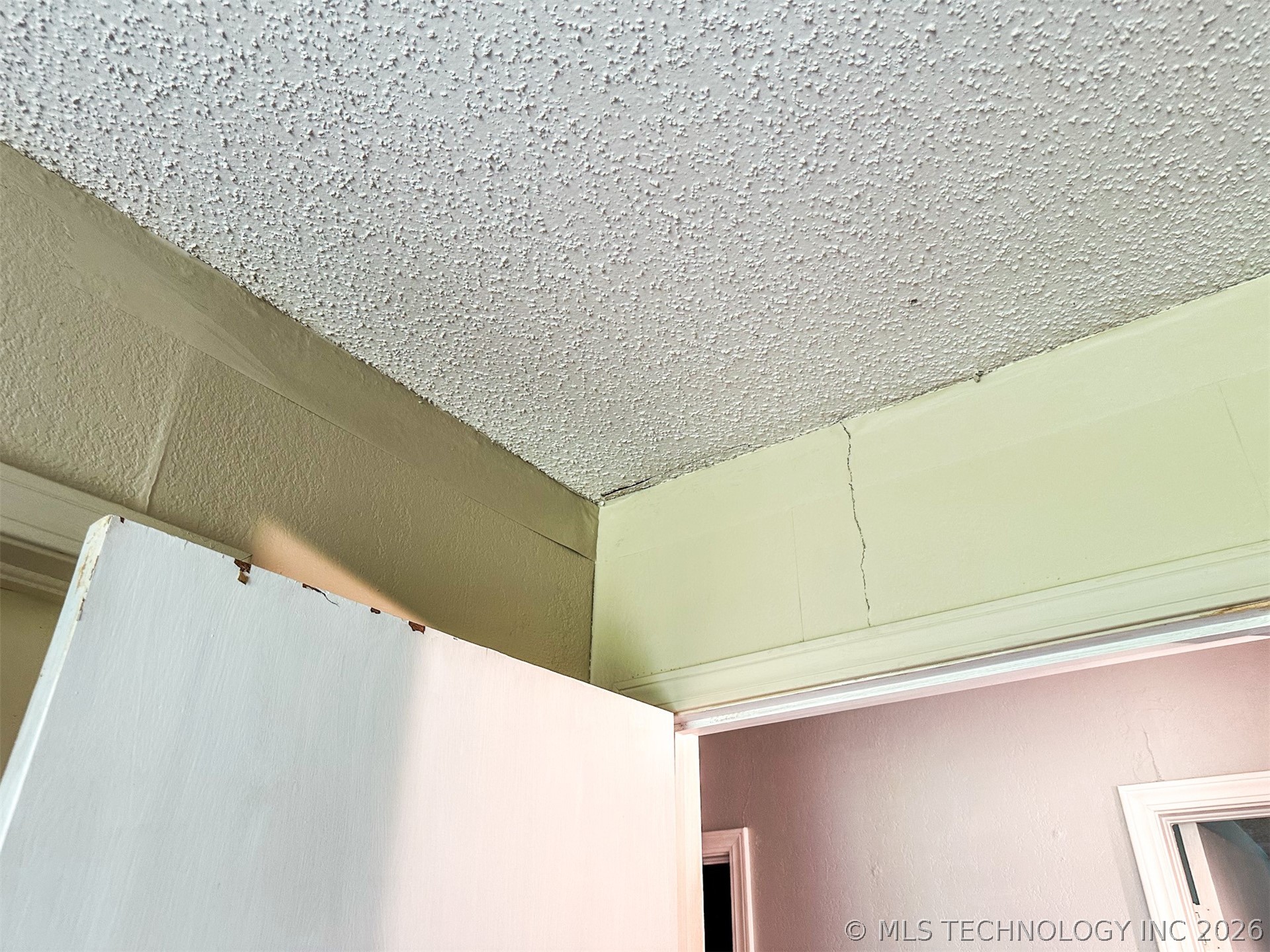 2435 S Woodland Road Property Photo 24