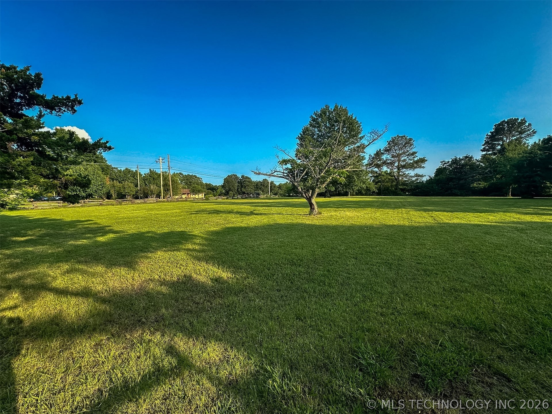 2435 S Woodland Road Property Photo 52