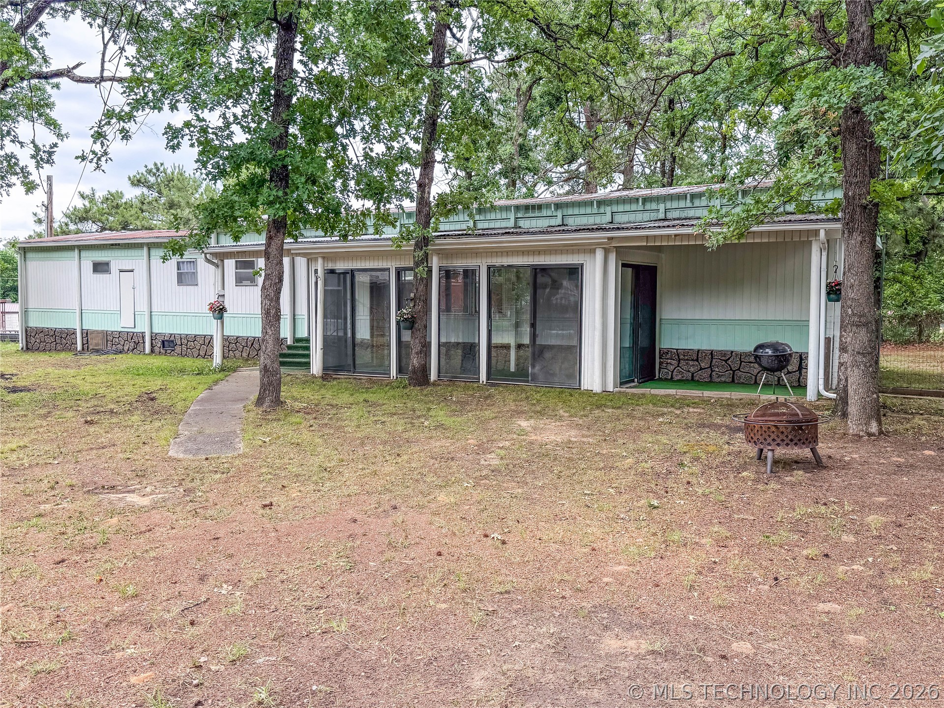 114385 Forest Circle Property Photo 1