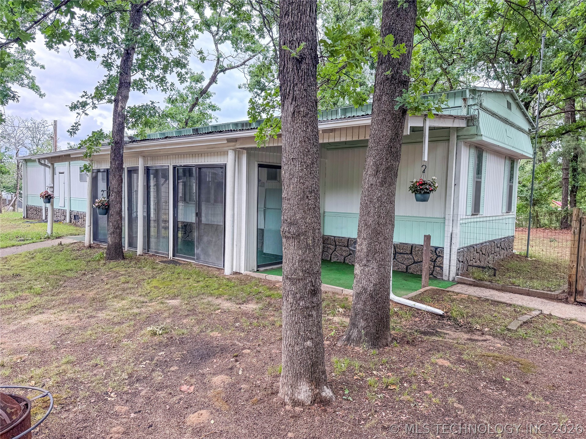 114385 Forest Circle Property Photo 2