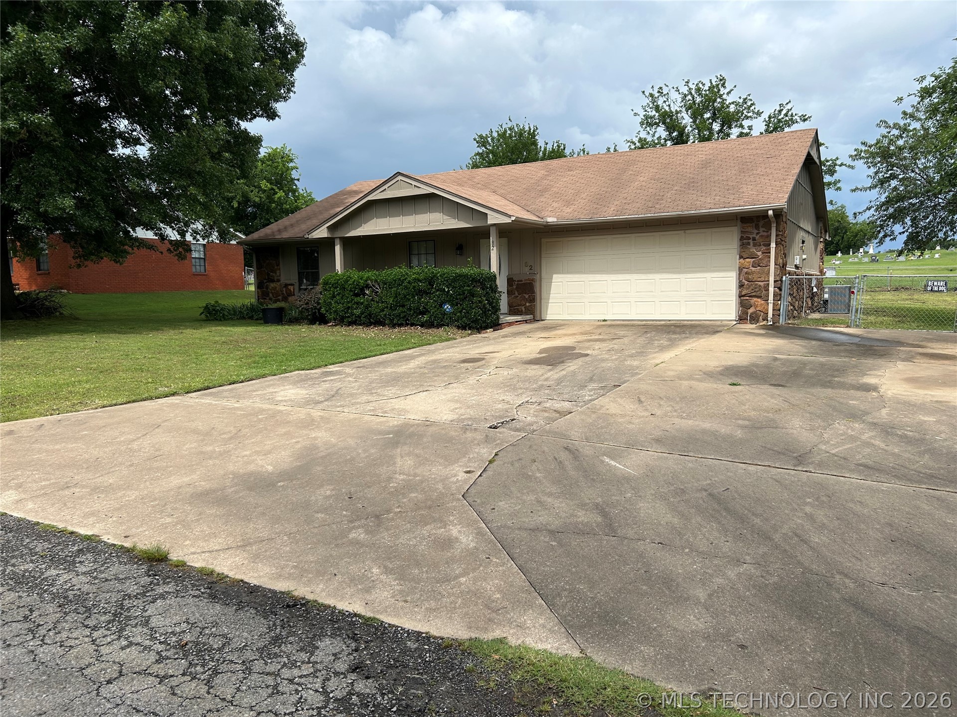 82 S Gladd Road Property Photo 2