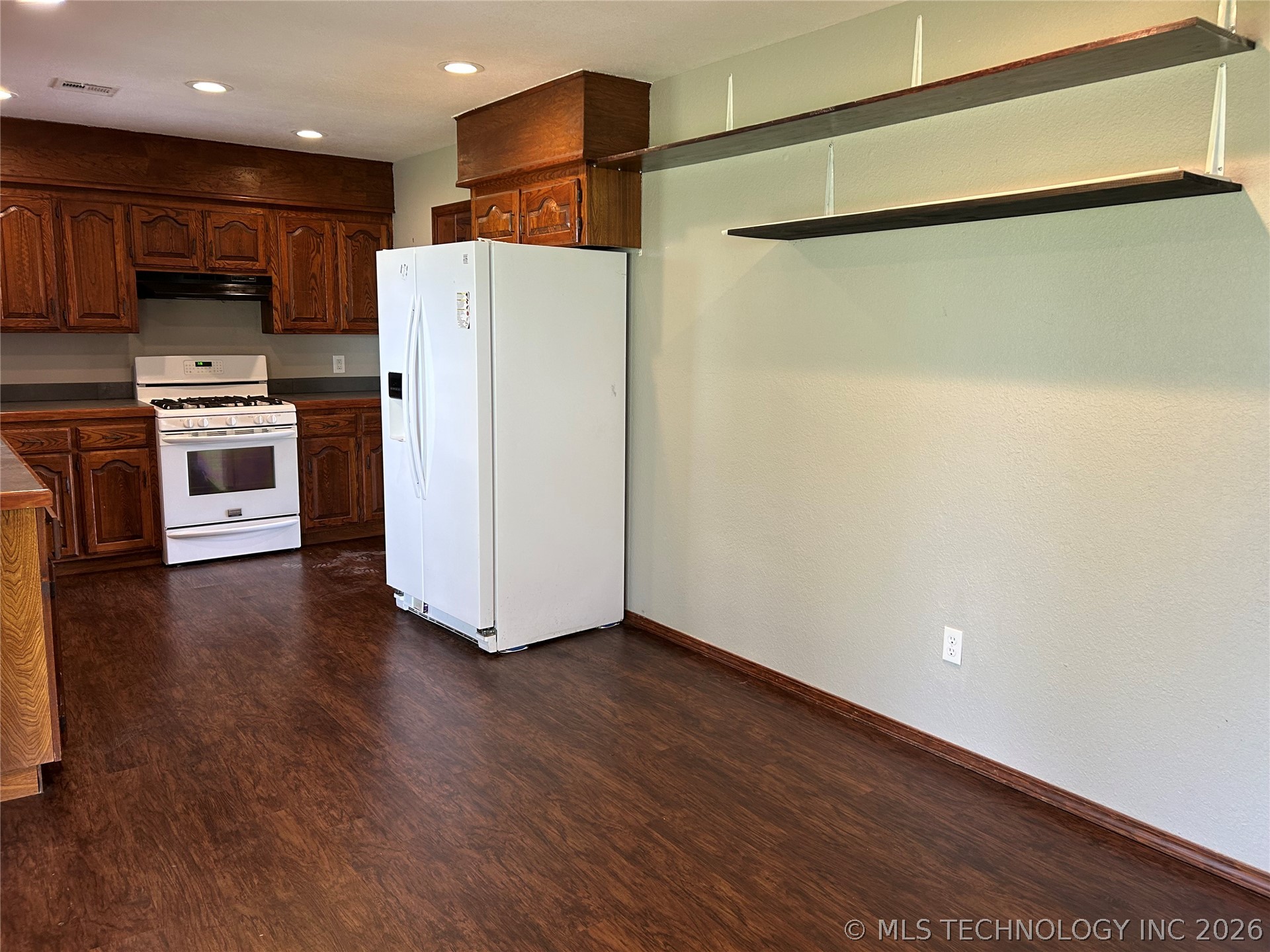 82 S Gladd Road Property Photo 10