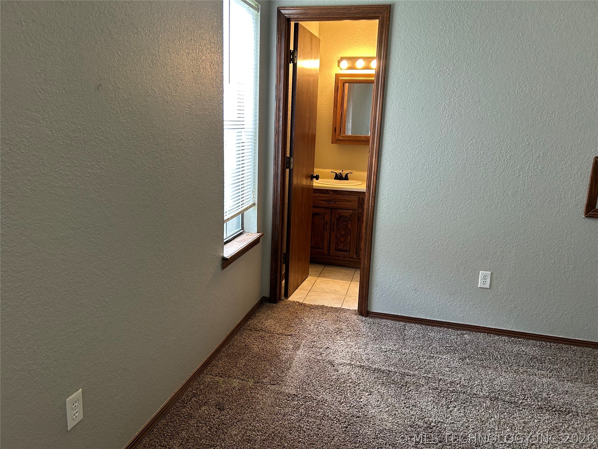 82 S Gladd Road Property Photo 13