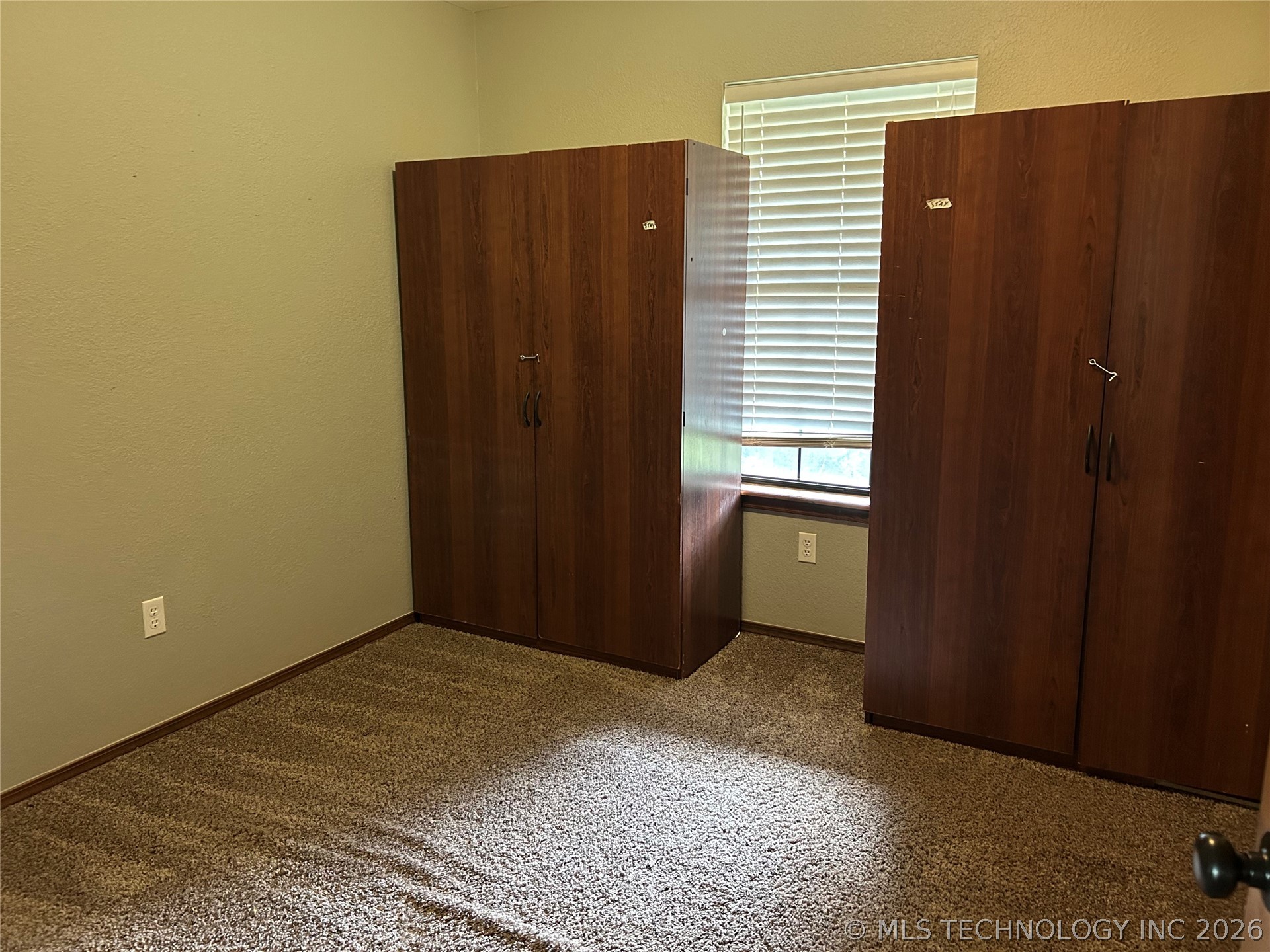 82 S Gladd Road Property Photo 16