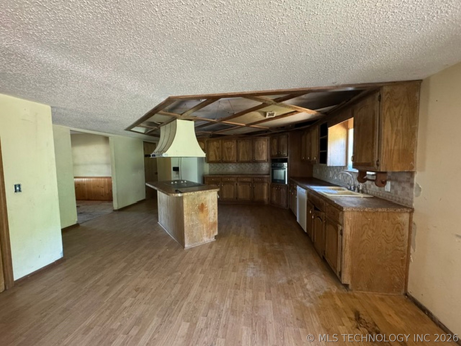 110490 S 4756 Property Photo 13