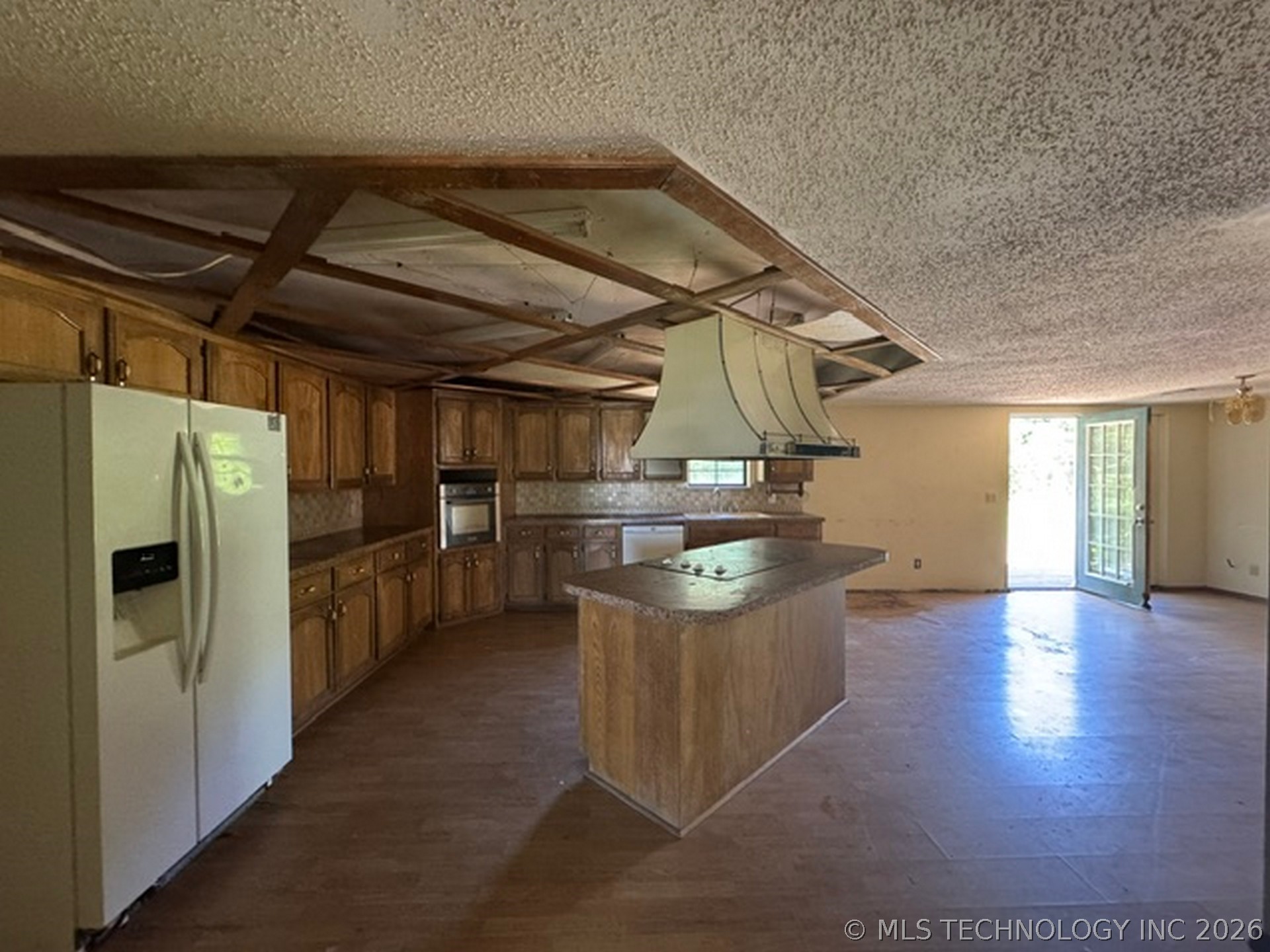 110490 S 4756 Property Photo 15