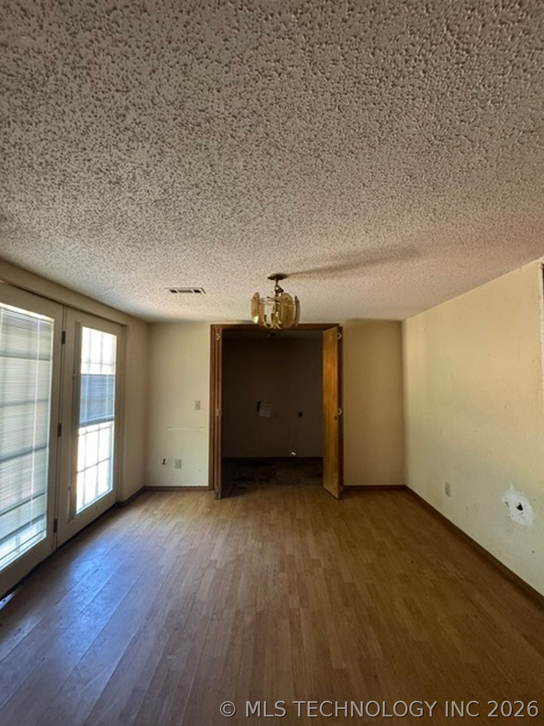 110490 S 4756 Property Photo 18