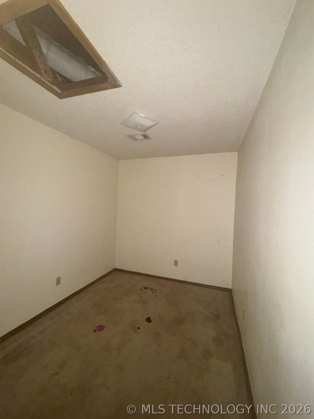 110490 S 4756 Property Photo 20