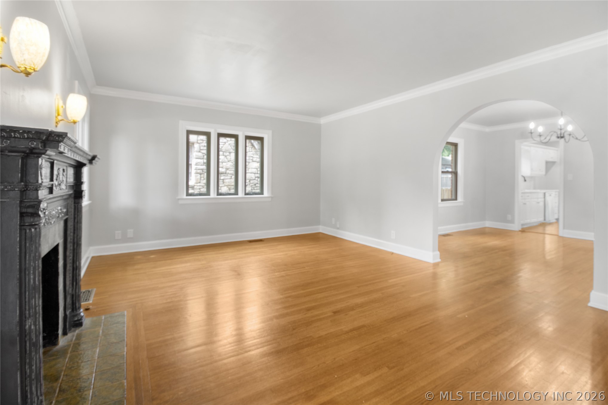 1535 S Delaware Place Property Photo 4