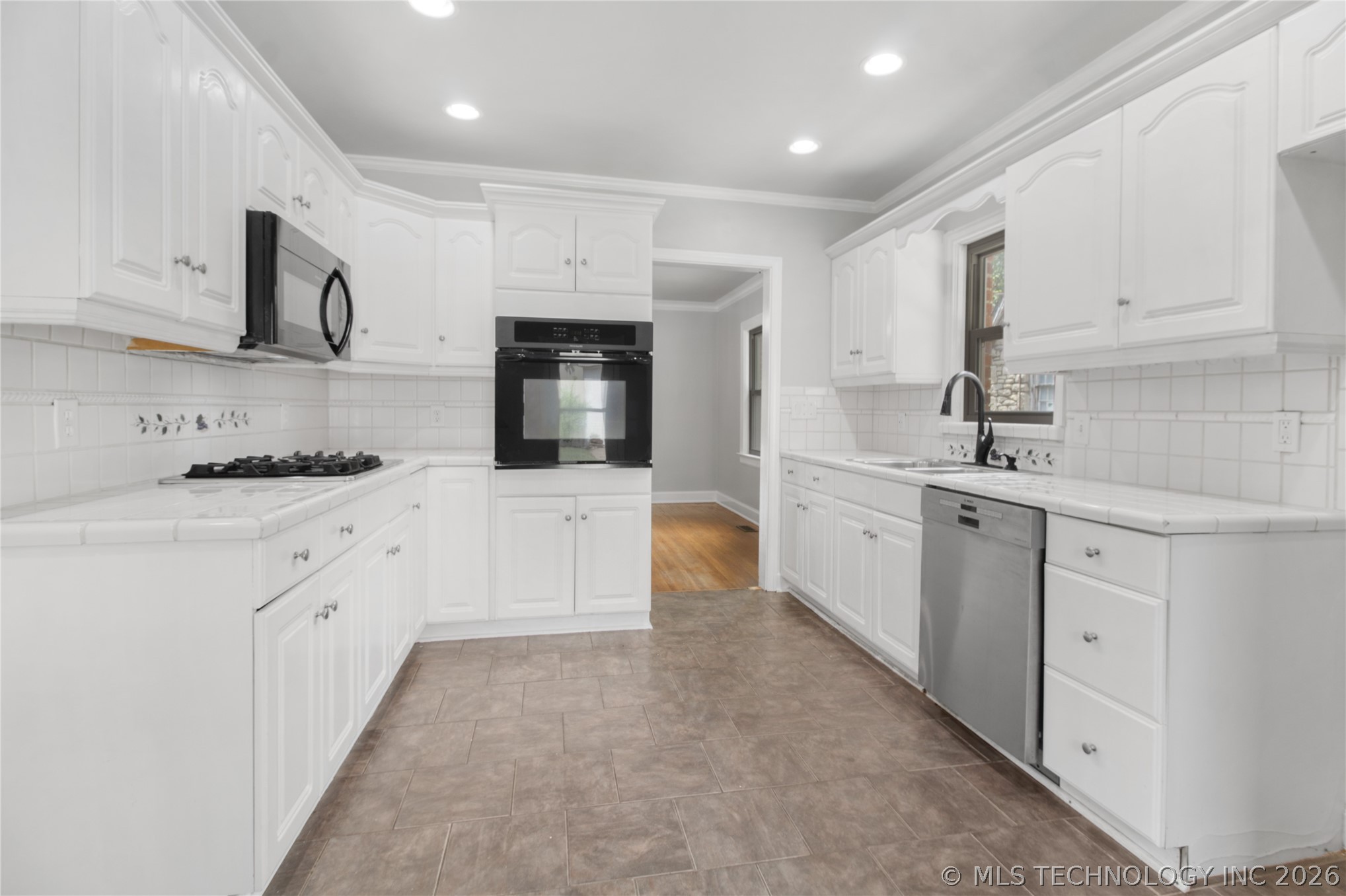 1535 S Delaware Place Property Photo 13