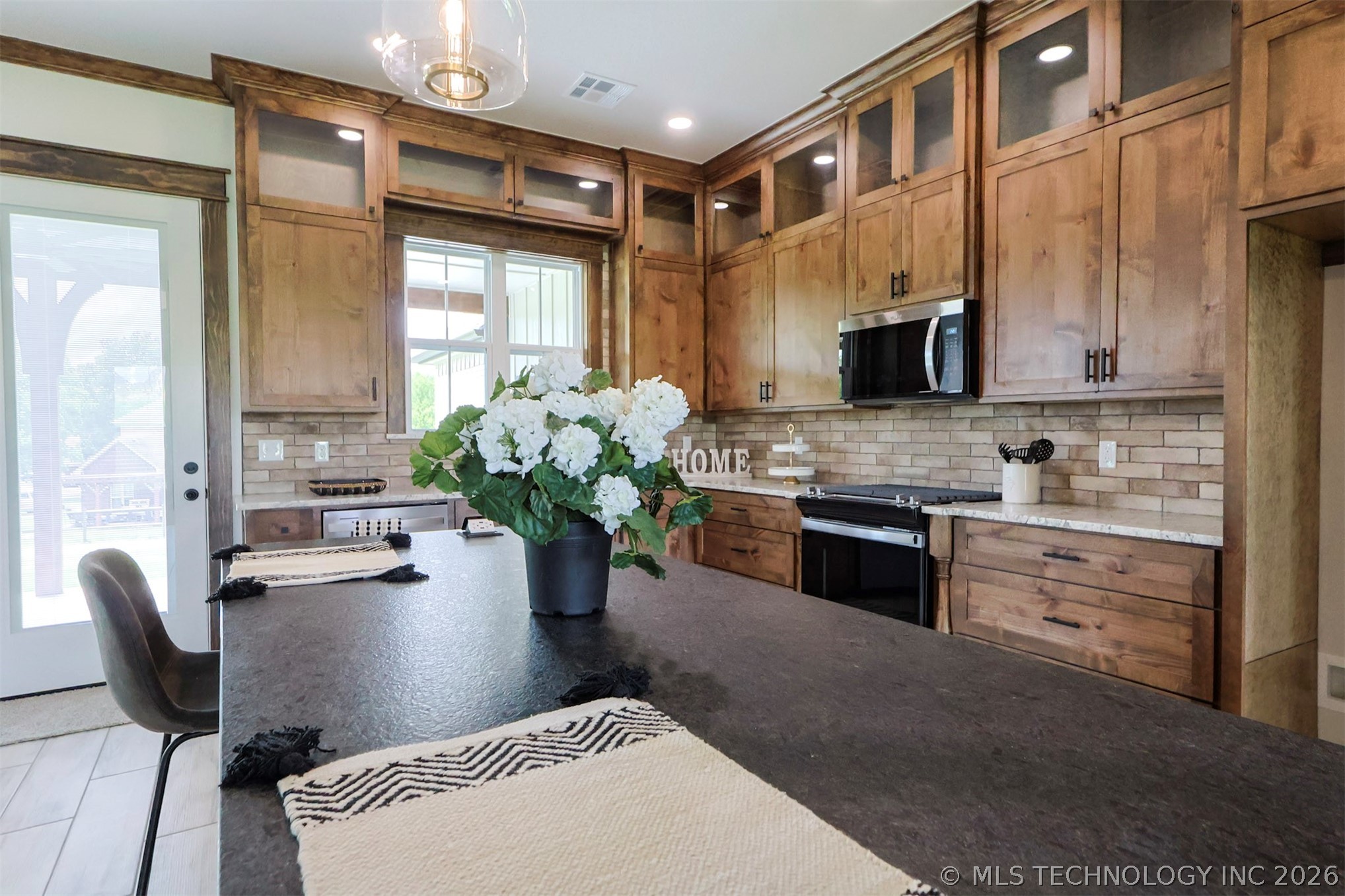 408 S Tall Chief Avenue Property Photo 11