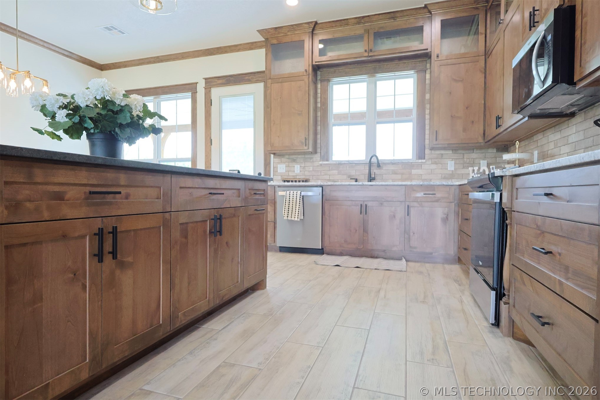 408 S Tall Chief Avenue Property Photo 12