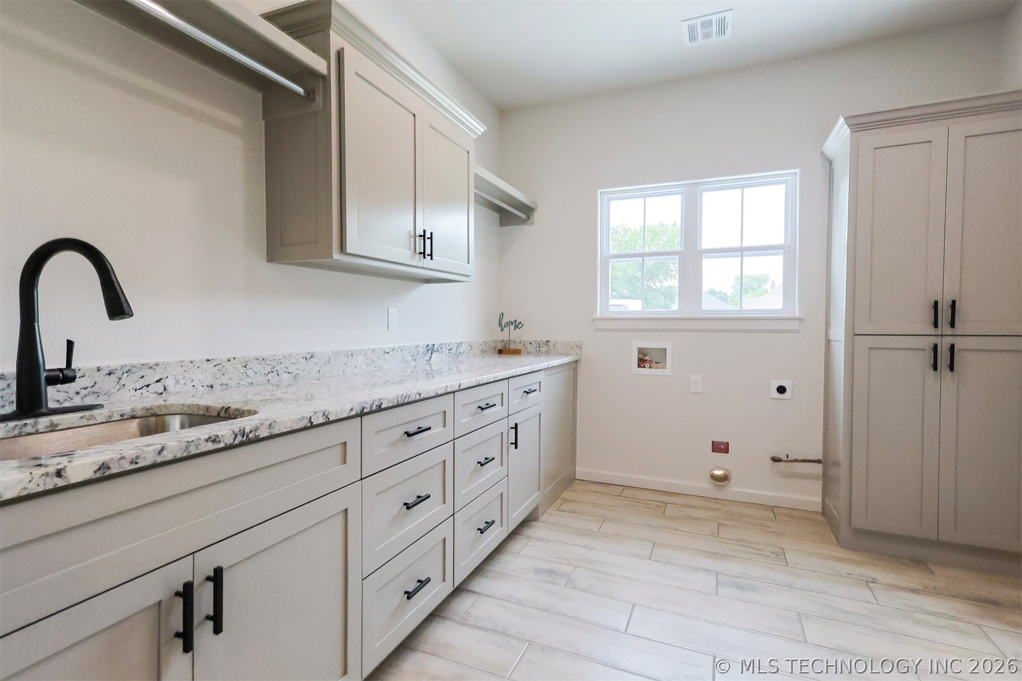 408 S Tall Chief Avenue Property Photo 21