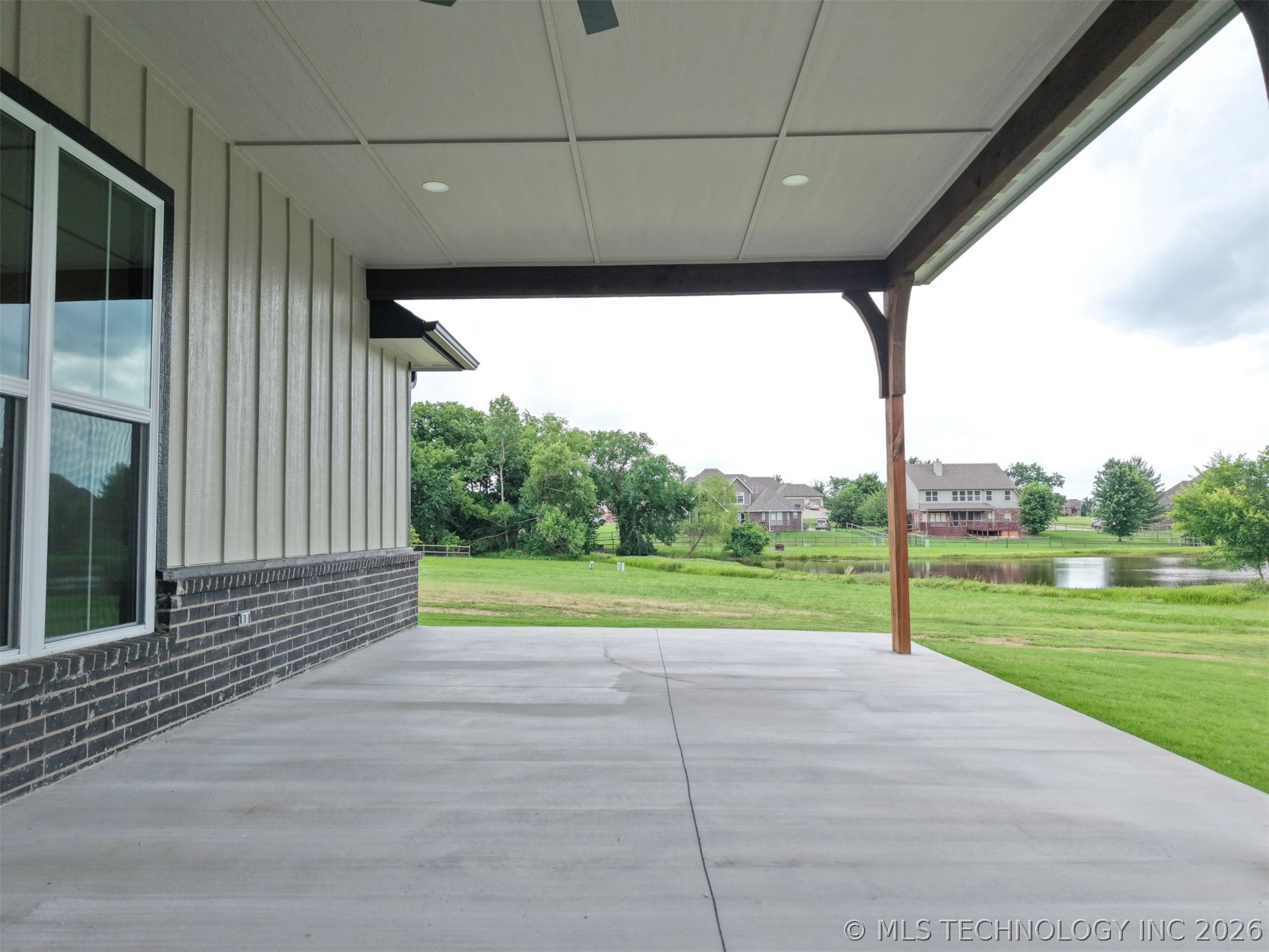 408 S Tall Chief Avenue Property Photo 37